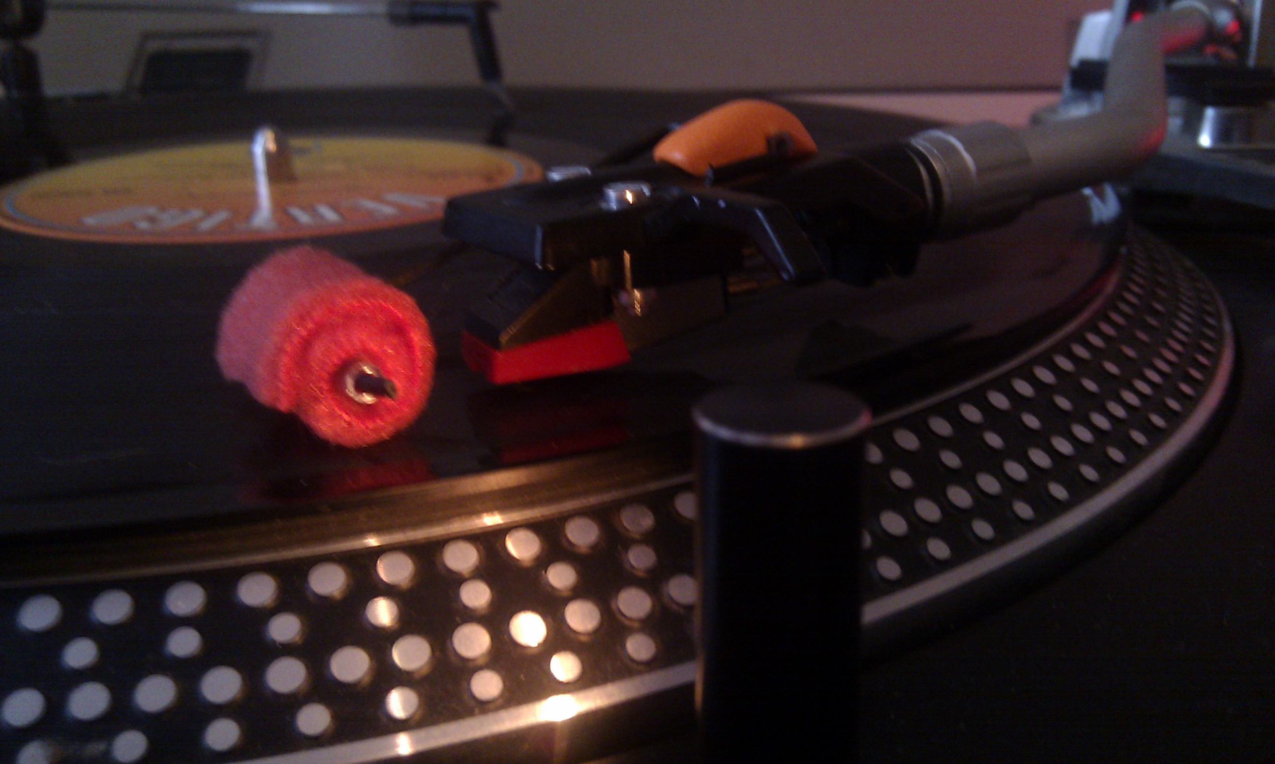 Dust-cleaning Attachment for Vinyl Turntables