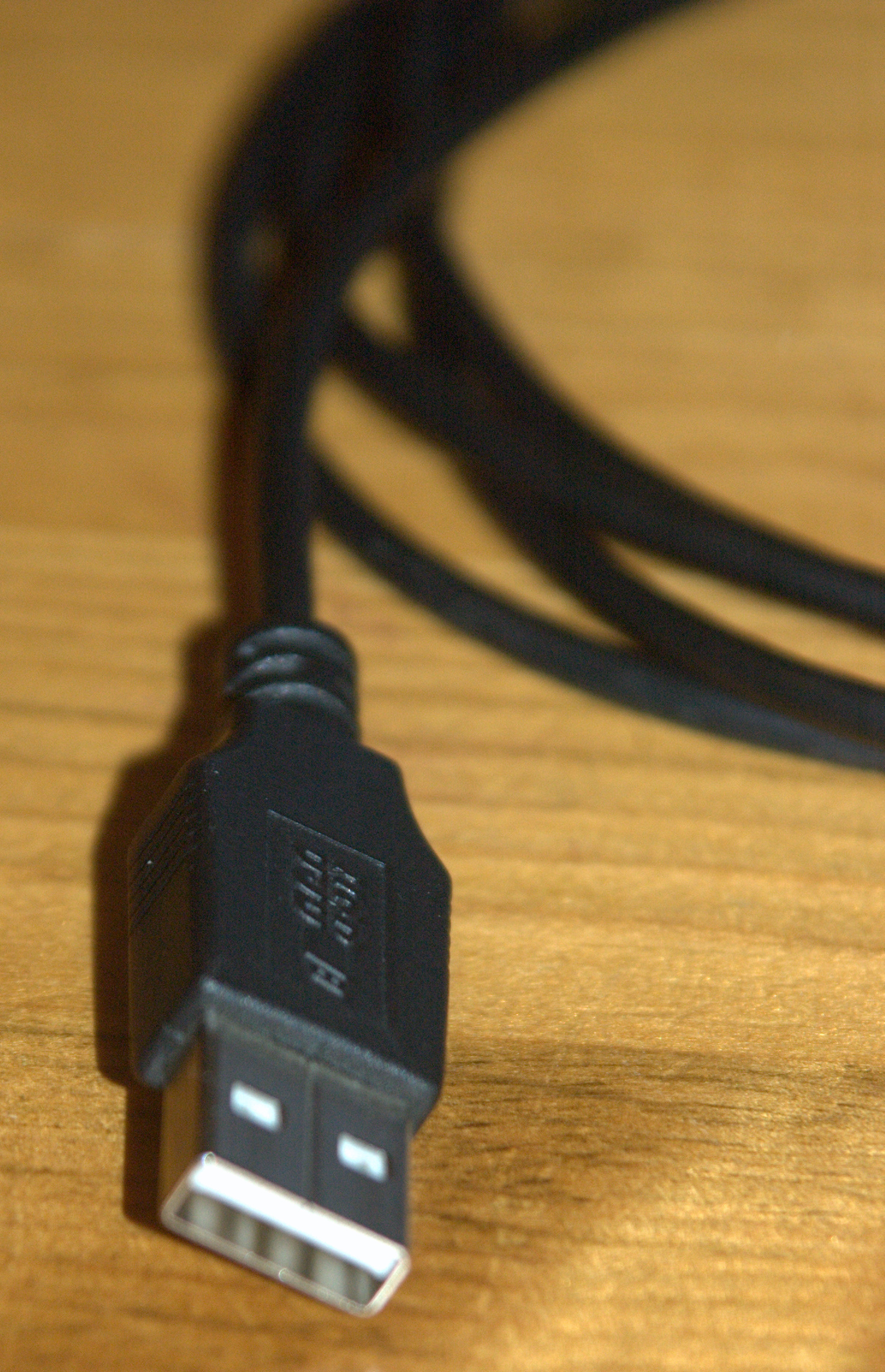 How to repair a moulded USB plug