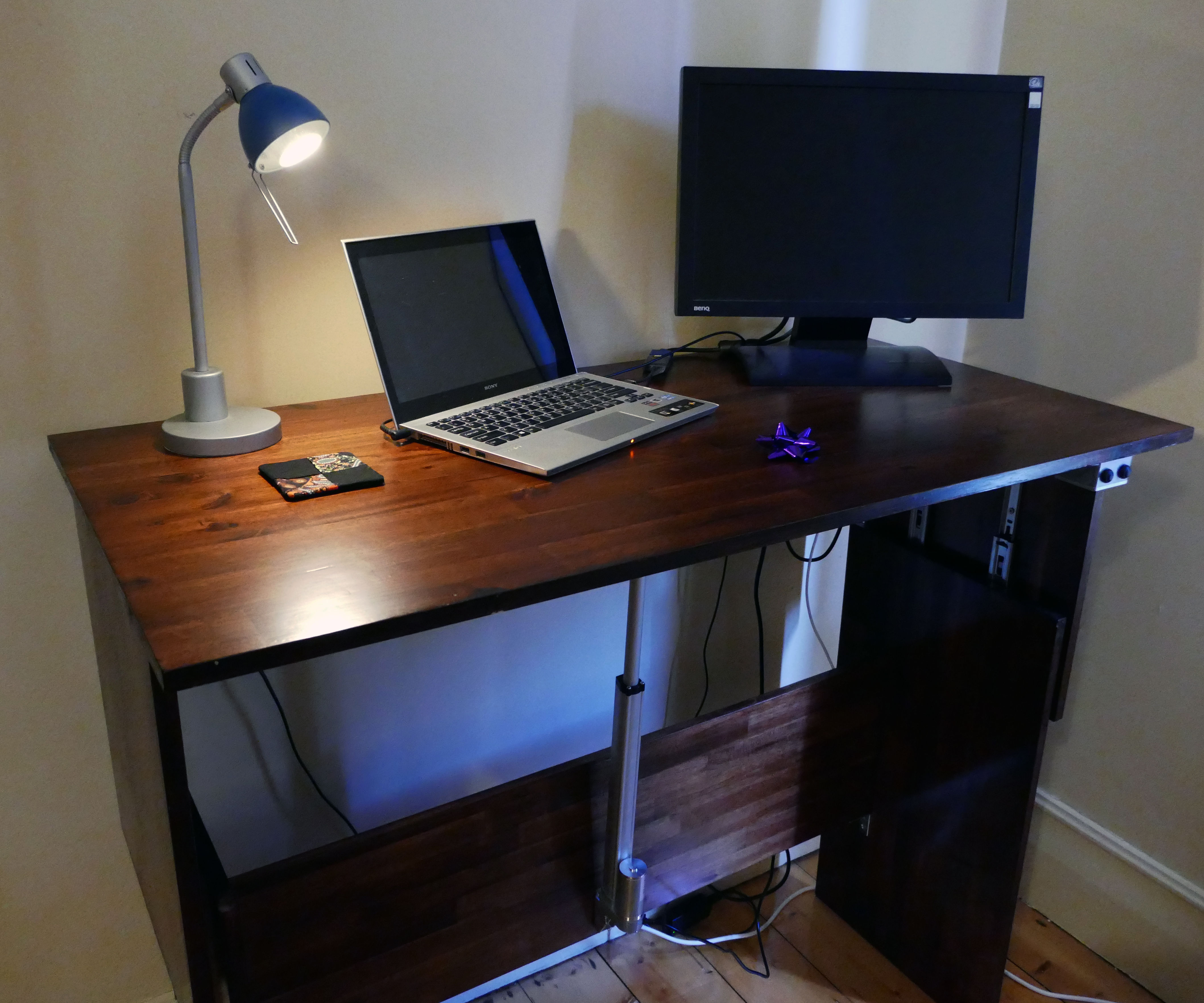 Automatic Sit/Stand Desk