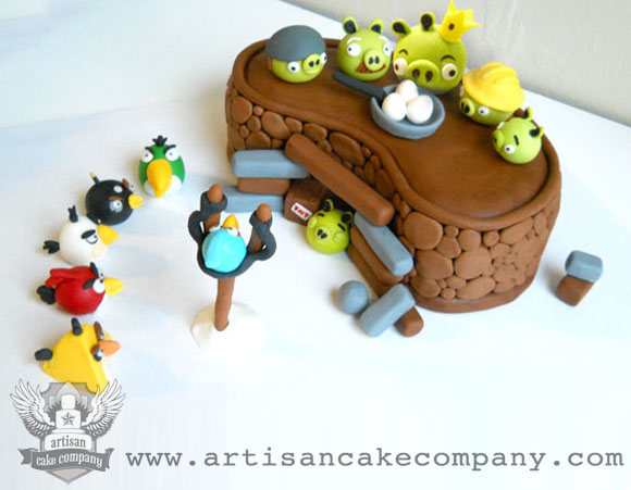 How to Make an Angry Birds "Bunker" for a Cake