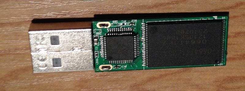 Second life for pendrive (new casing from Lego brick)