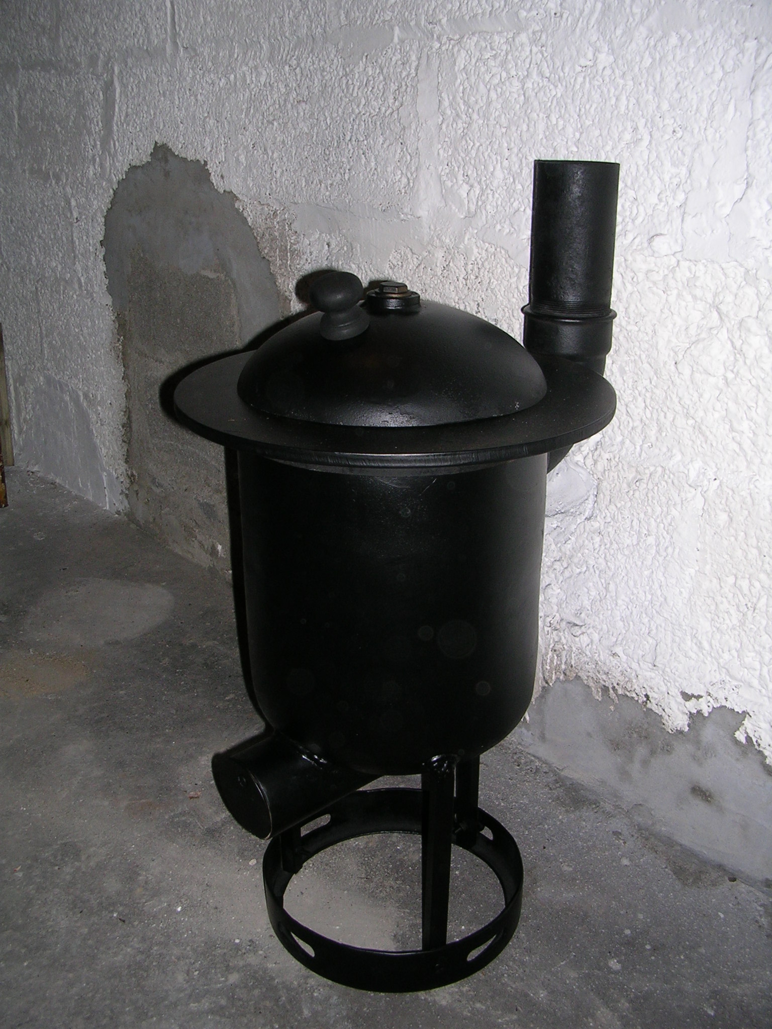 DIY Wood Burner Pot Belly Stove. Made From a Gas Tank