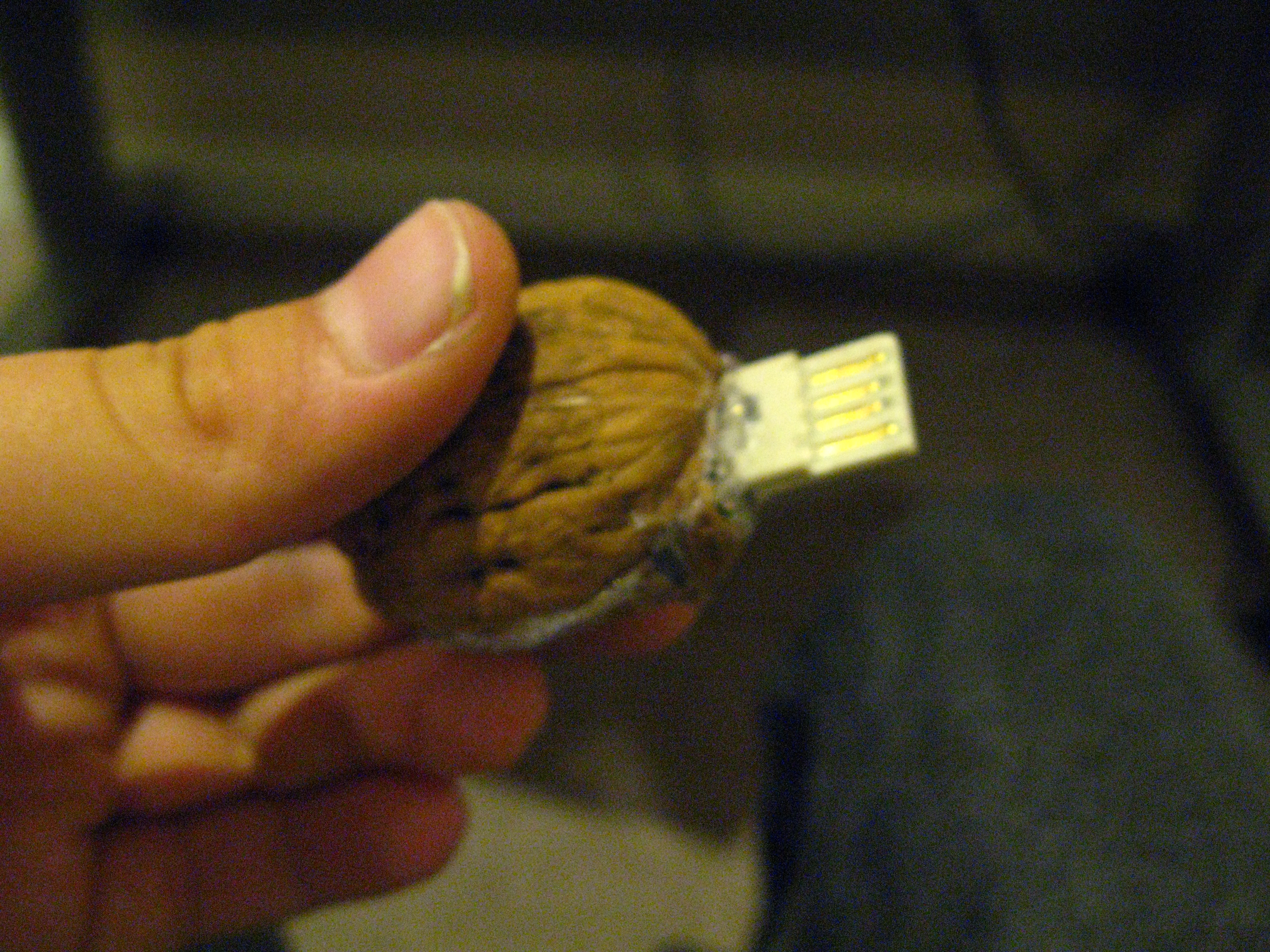 USB Walnut