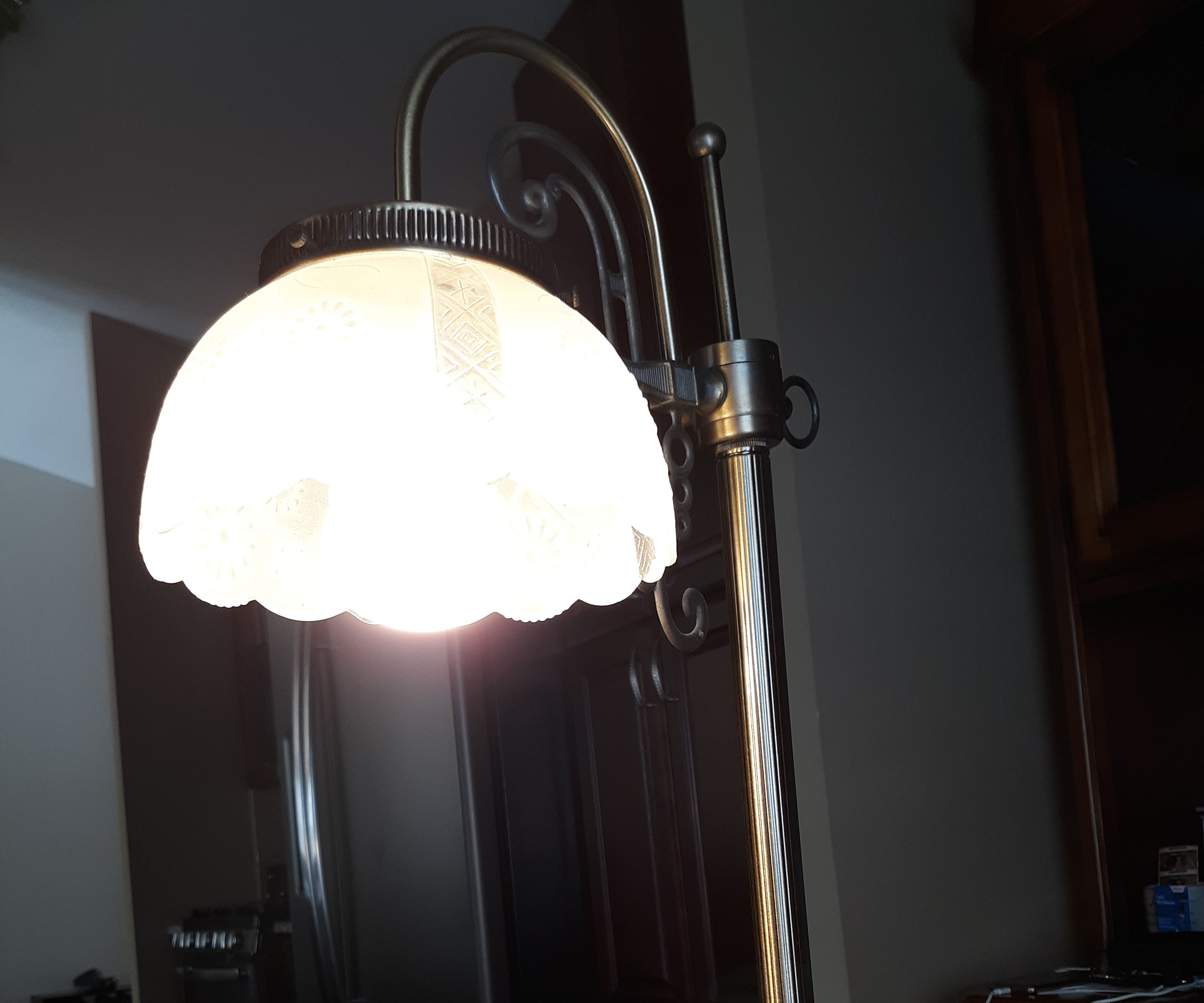 How to Control Lighting From Your Smartphone (VeSync)