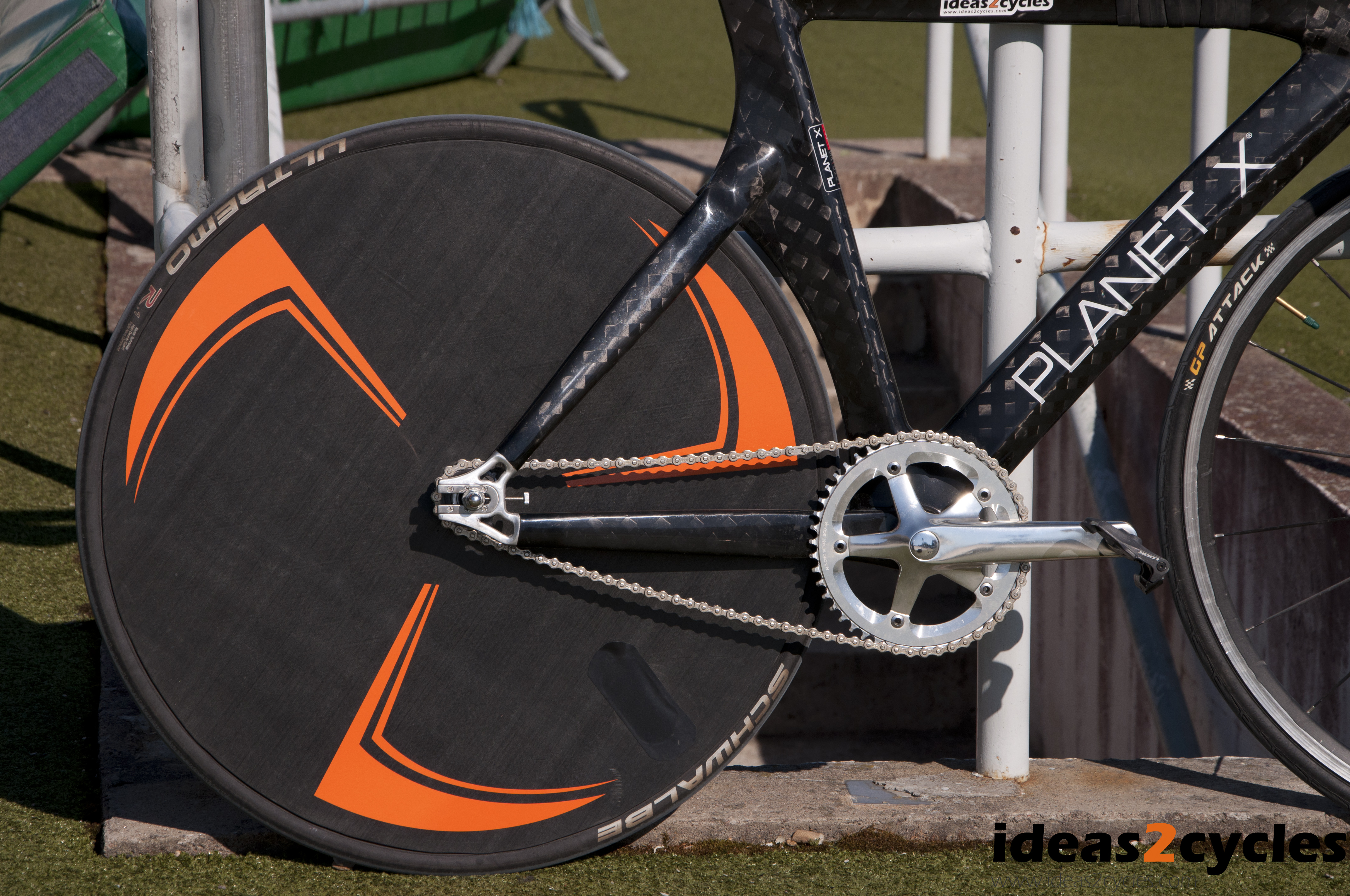 Carbon Disc Wheel for a Track Bike Without Custom Tooling