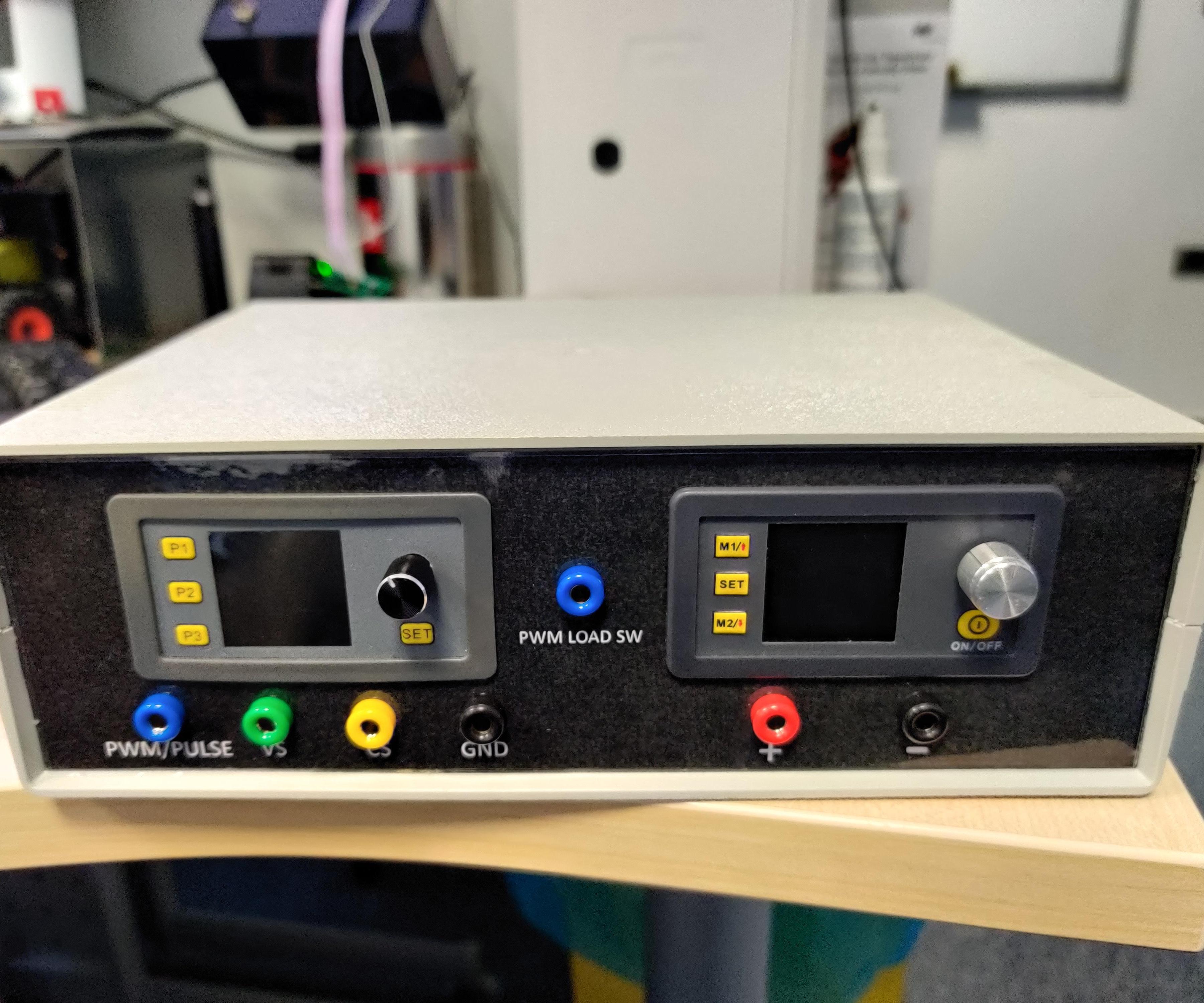 Power Supply With PWM Generator and Load Switch