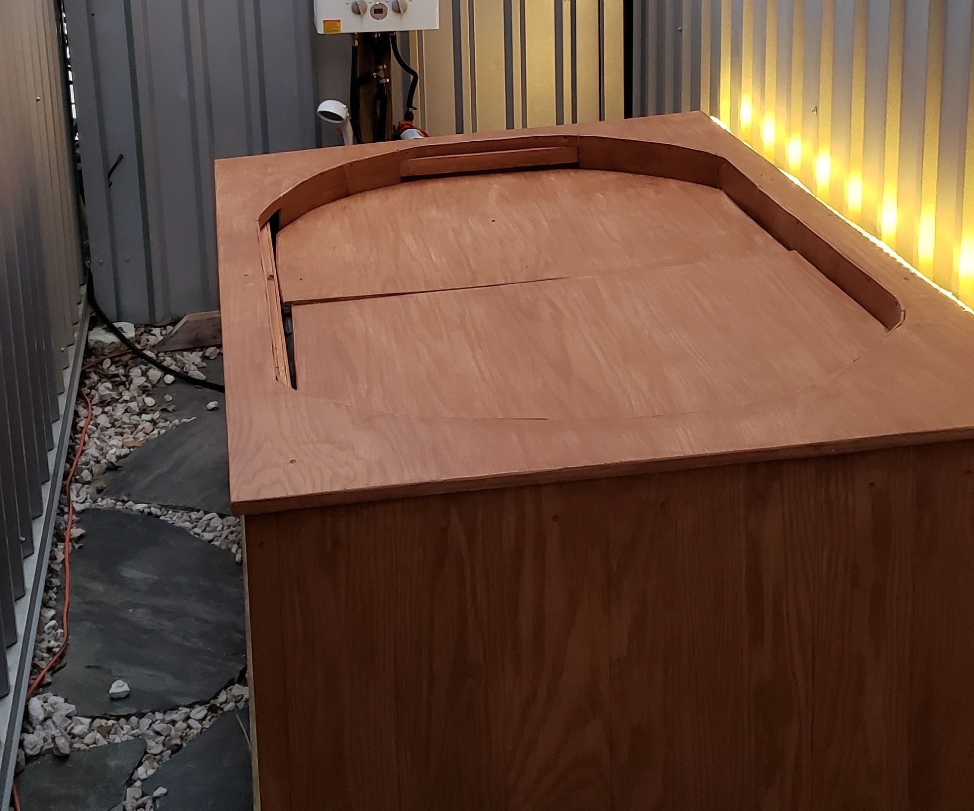 Rubbermaid Propane Heated Soaking Hot Tub (Ofuro Tub)