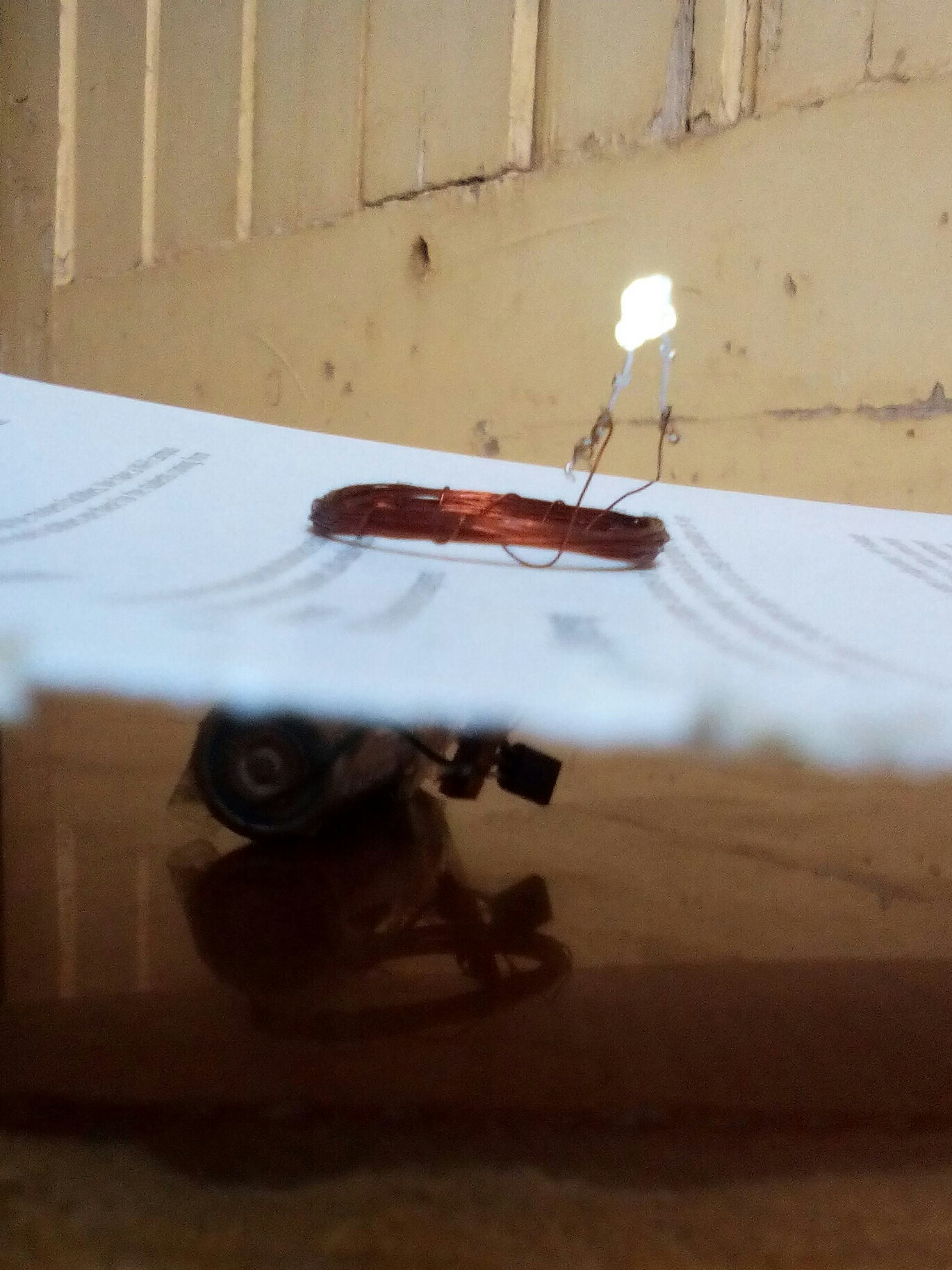 Very simple wireless electricity transmission