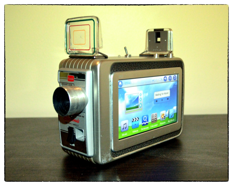 Brownie 8mm Movie Camera - Mini Media Centre