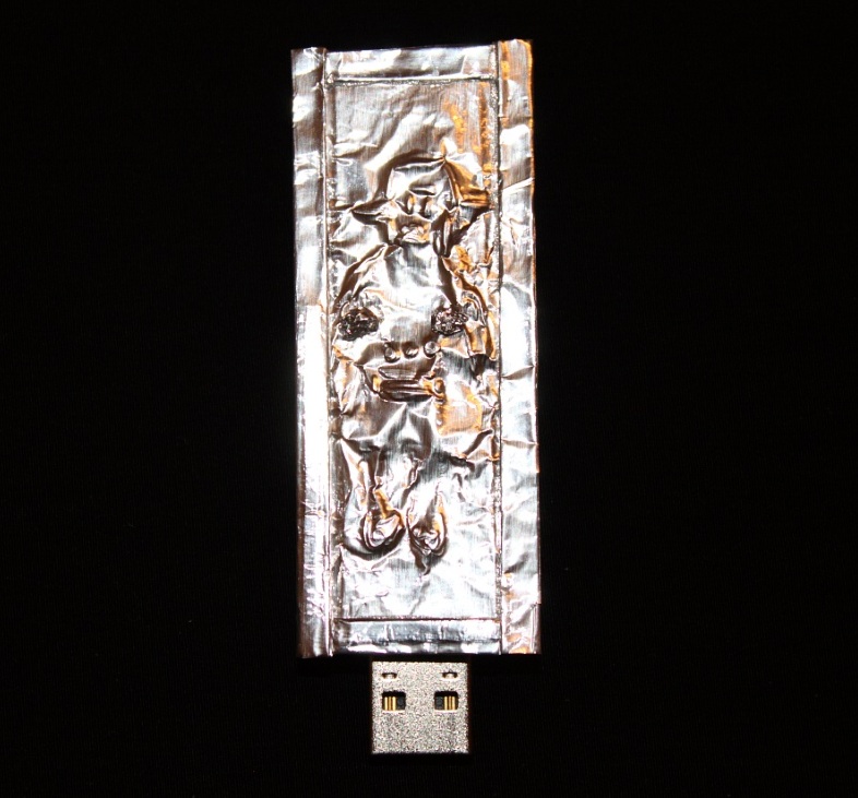 USB Robot in Carbonite
