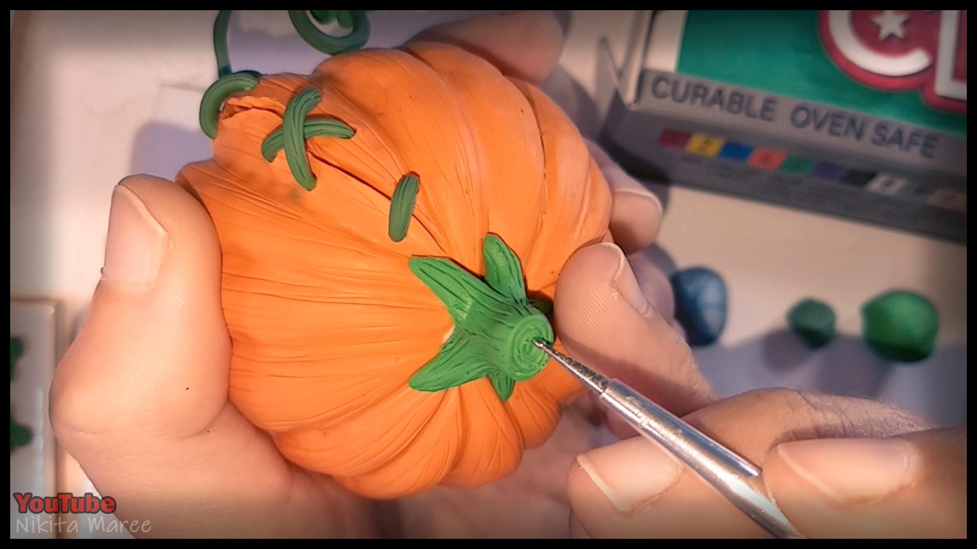 How to make a Jack o'lantern. Polymer clay tutorial. Sculpting a pumpkin out of clay. Halloween Craft.  (58).jpg