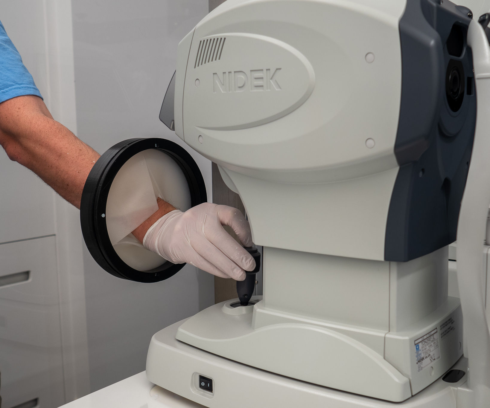 Iris-Port for Safe Working Closeby (Covid-19 Corona)