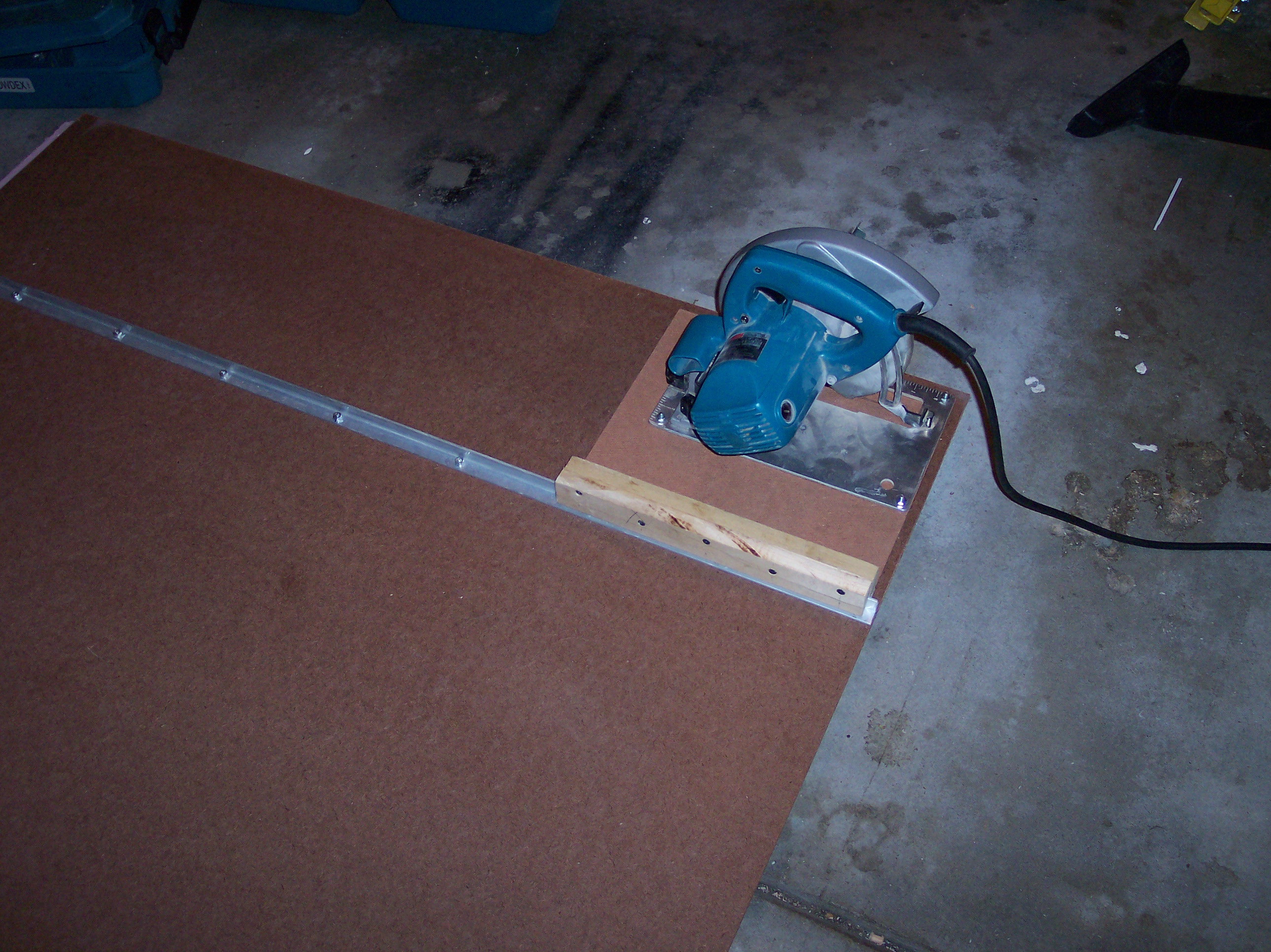 C:\Documents and Settings\Brian J. Herr\My Documents\My Pictures\Projects\Woodworking\Circular Saw Jig\100_2134.jpg