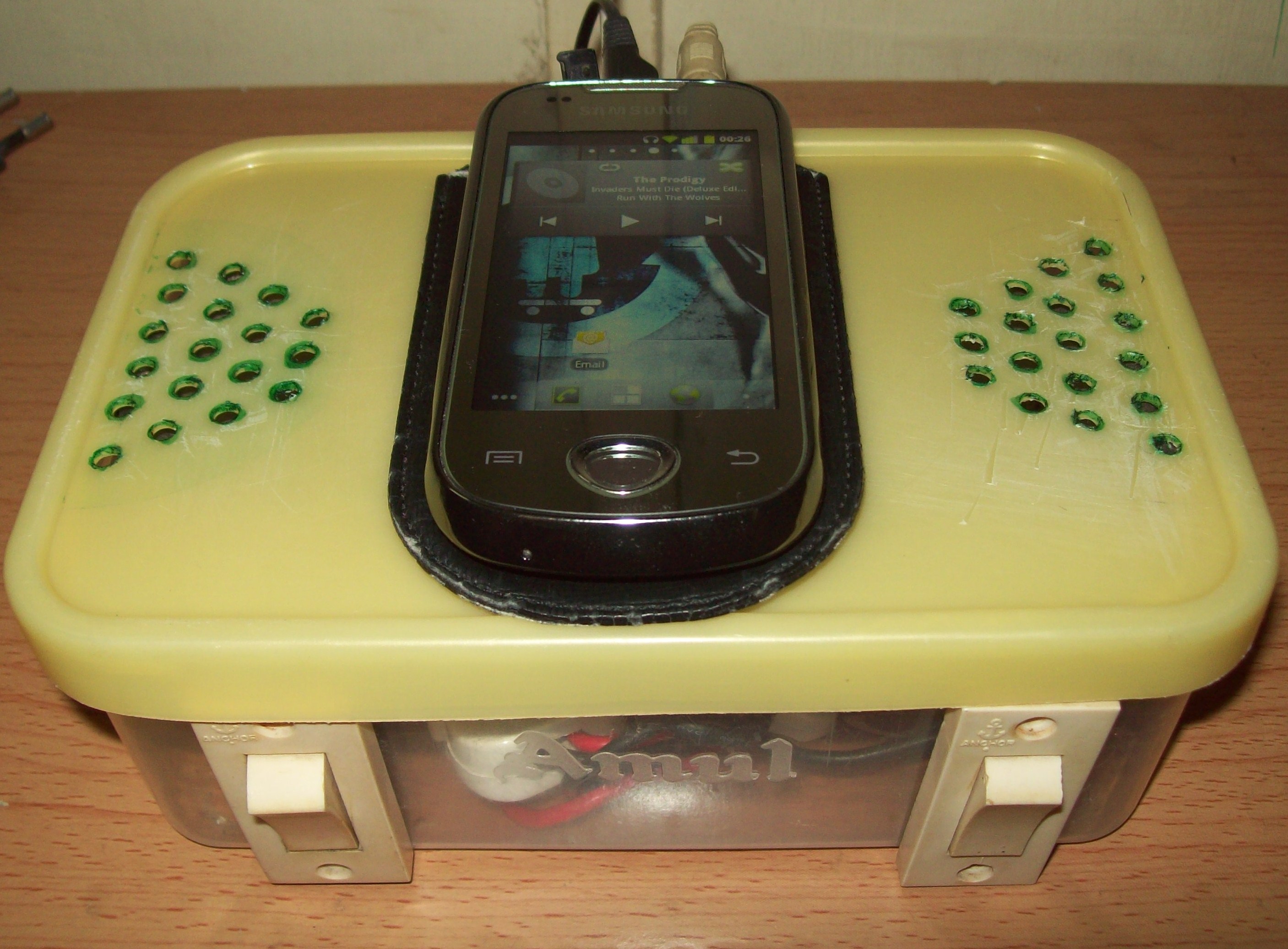 Cellphone Charging / Music Station (Reuse old desktop speakers)