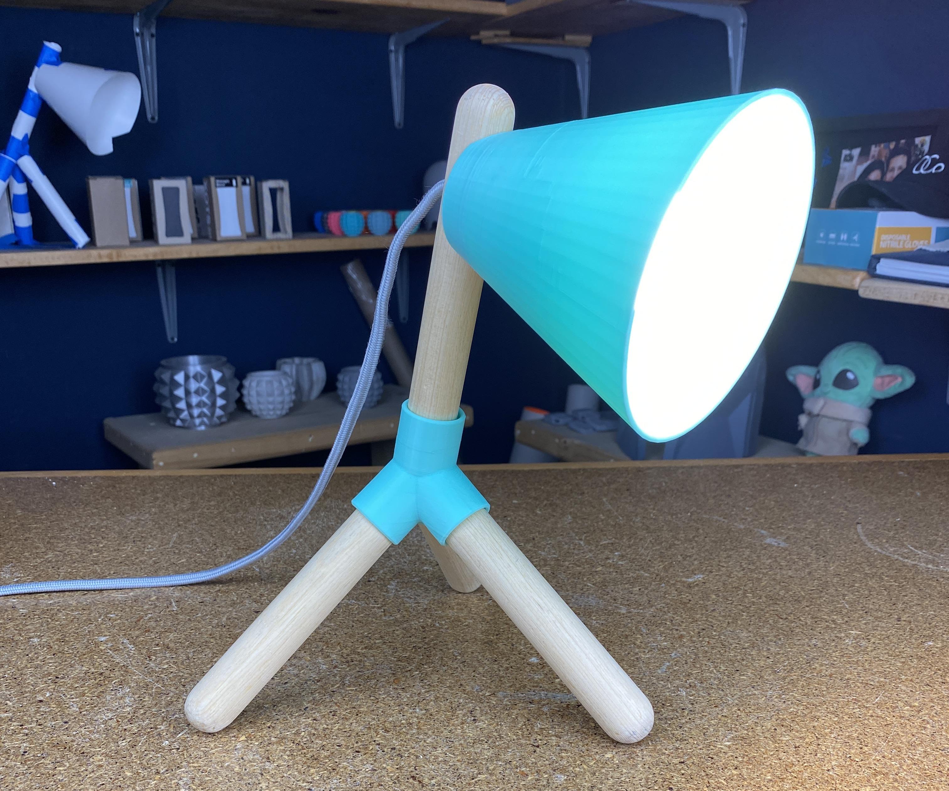 Lampy: the Desk Buddy That Brightens Your Workspace