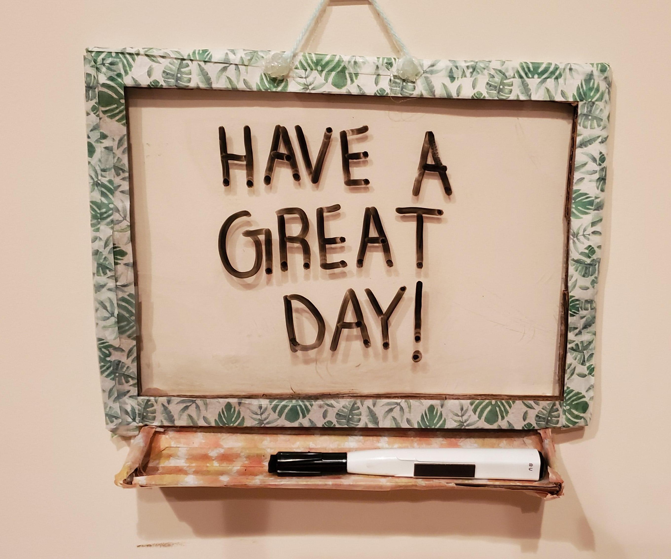 DIY Plastic Whiteboard