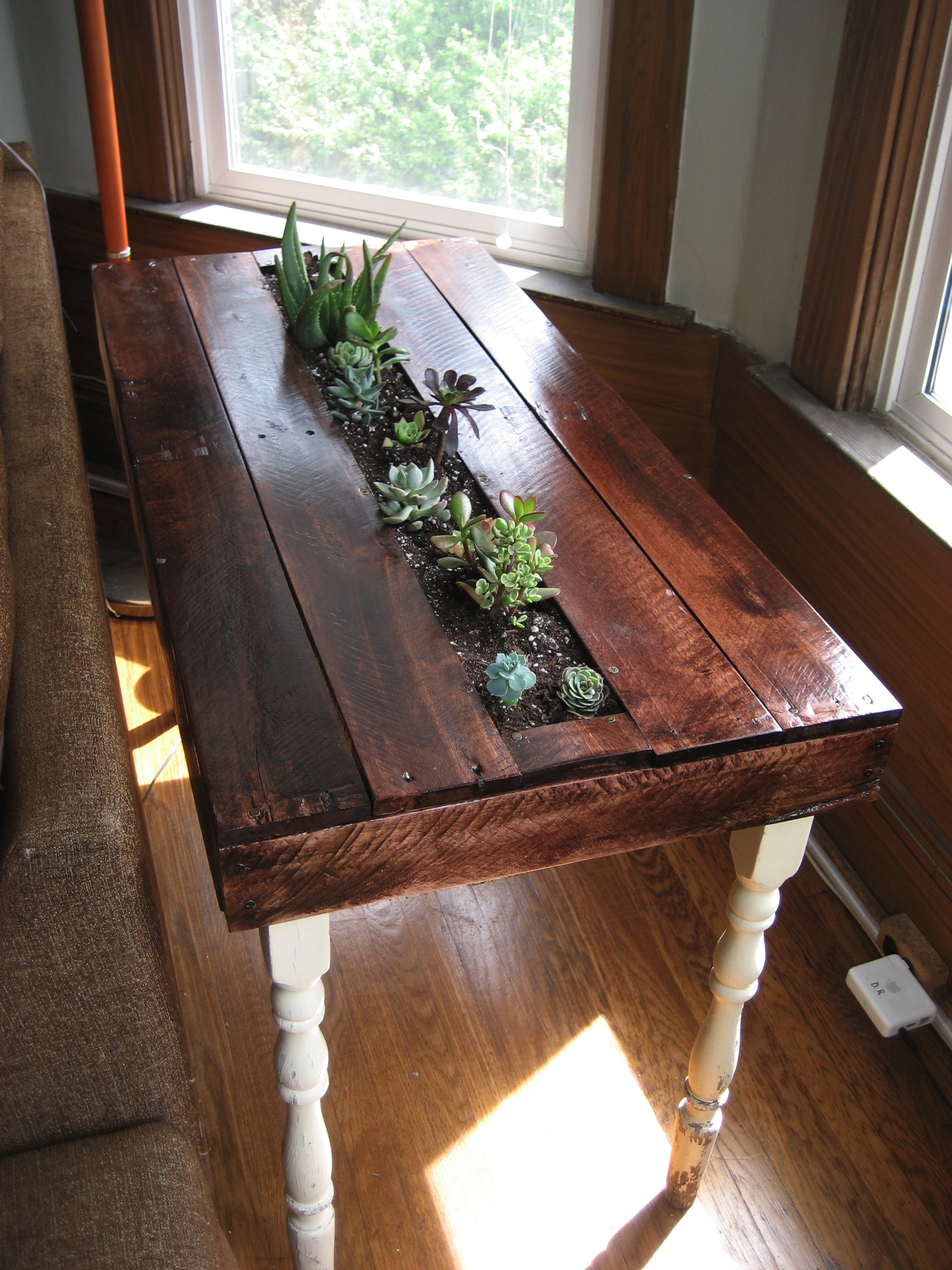 Pallet Succulent Side Table