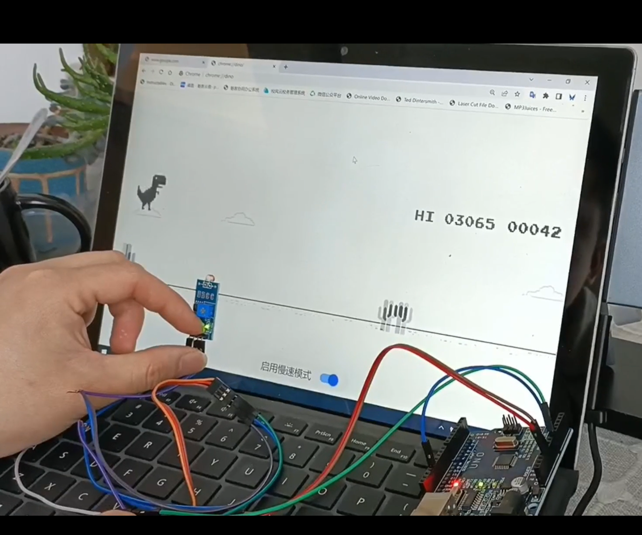 Automating Google Dinosaur Game With Arduino