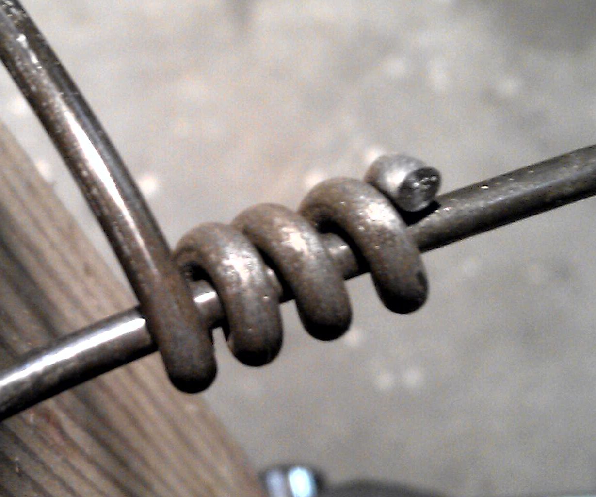 How to Tie High Tensile Fencing Wire the Really Easy Way - No Tools.