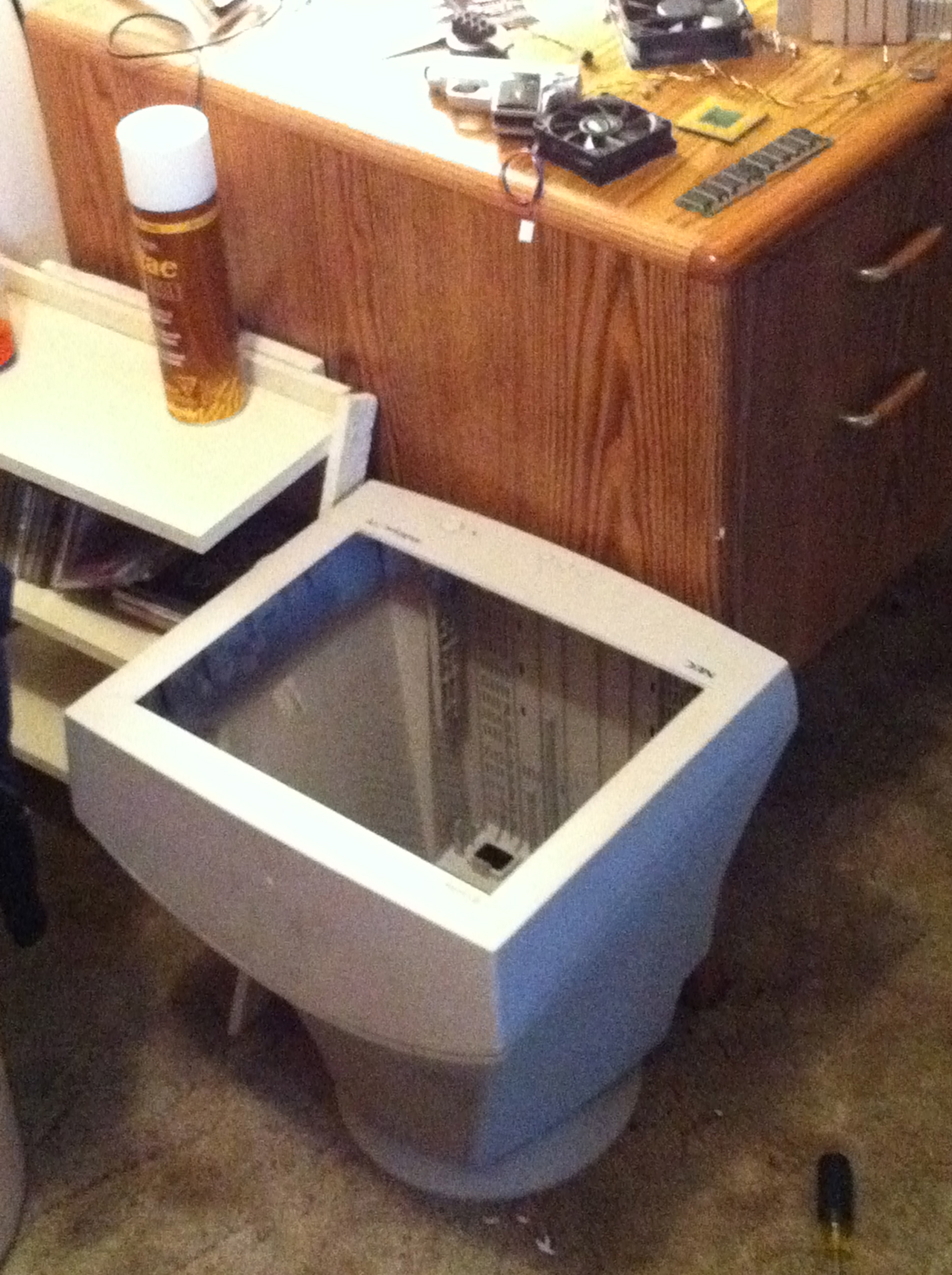 Recycled Computer Monitor to Waste Basket (super easy)