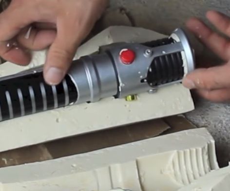 How to mold & cast a Lightsaber ?