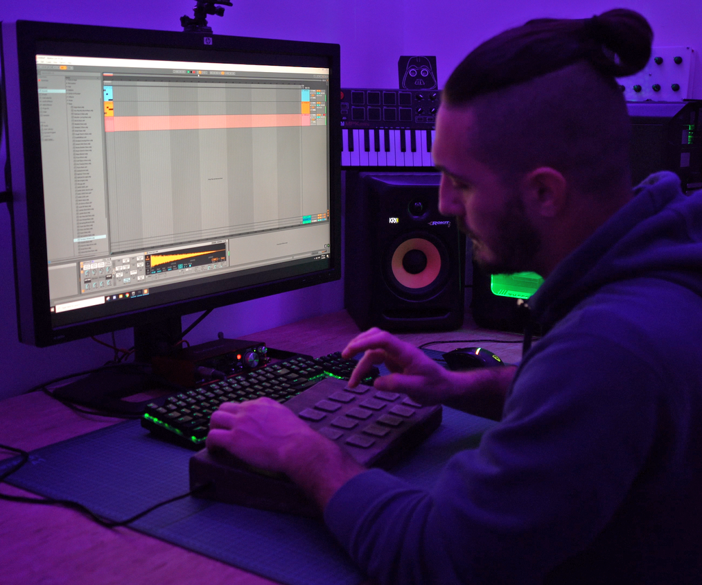 CRIUS “BEAT PRESS” MIDI PAD CONTROLLER