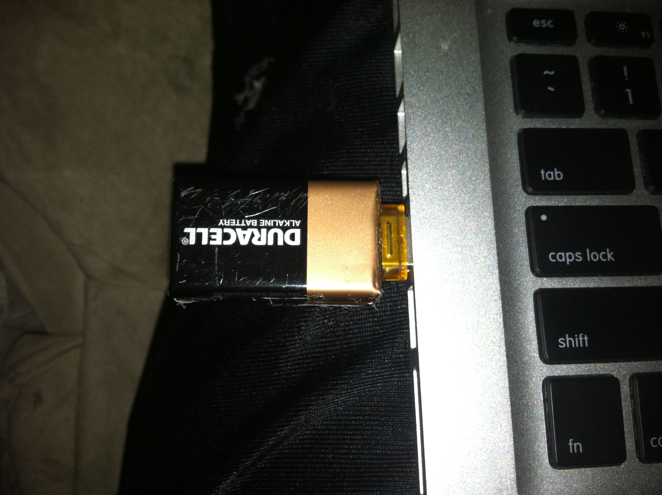 Making a 9v battery usb flash / pen drive