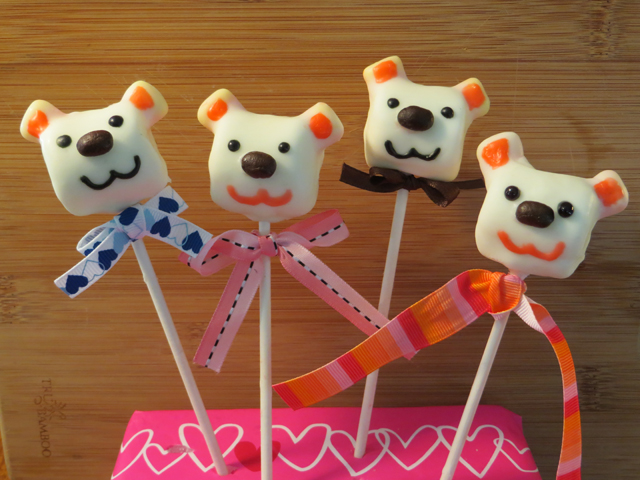 How to make a Valentine Marshmallow Bear Pop