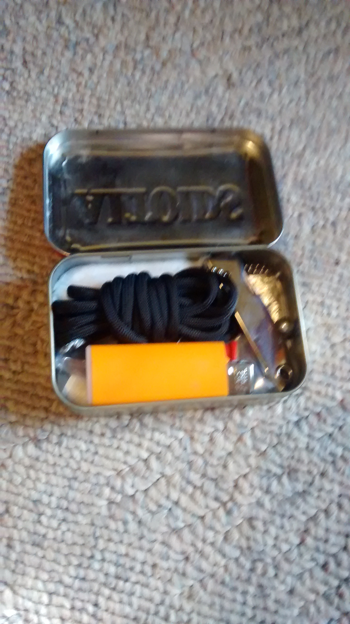 altoids tin survival kit