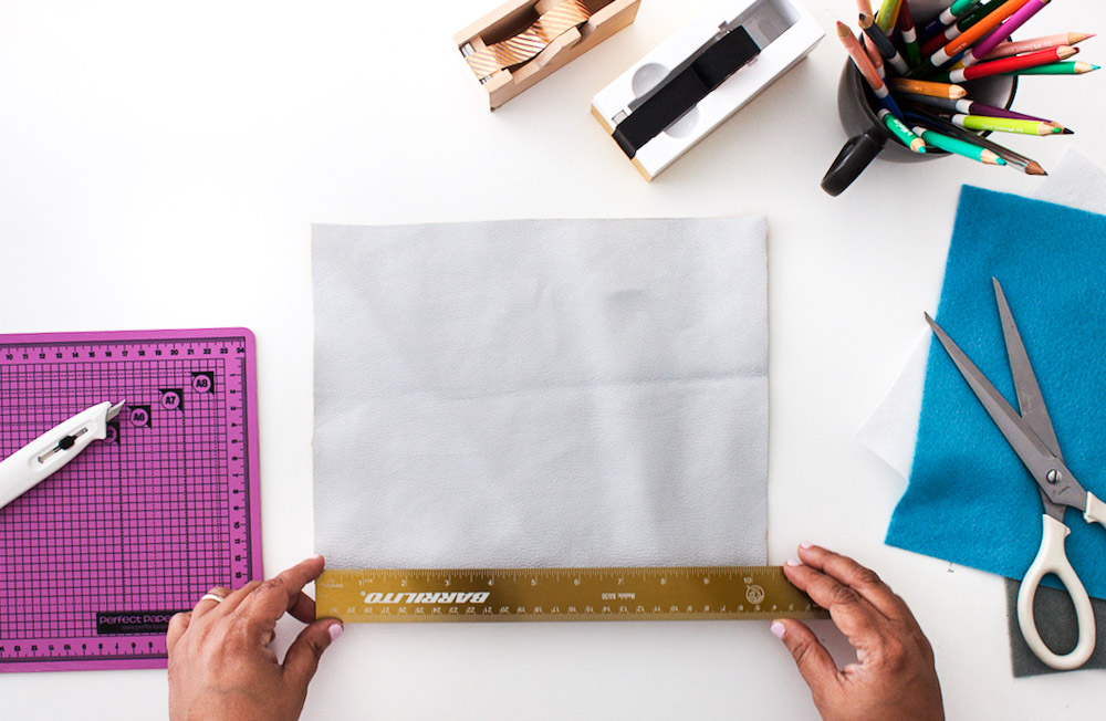ideas-facil-estuche-cuero-tela-manualidad-diy-clase-escuela-colegio-curso-rie-santo-domingo-rie.com_.do-cursos-clases-2.jpg