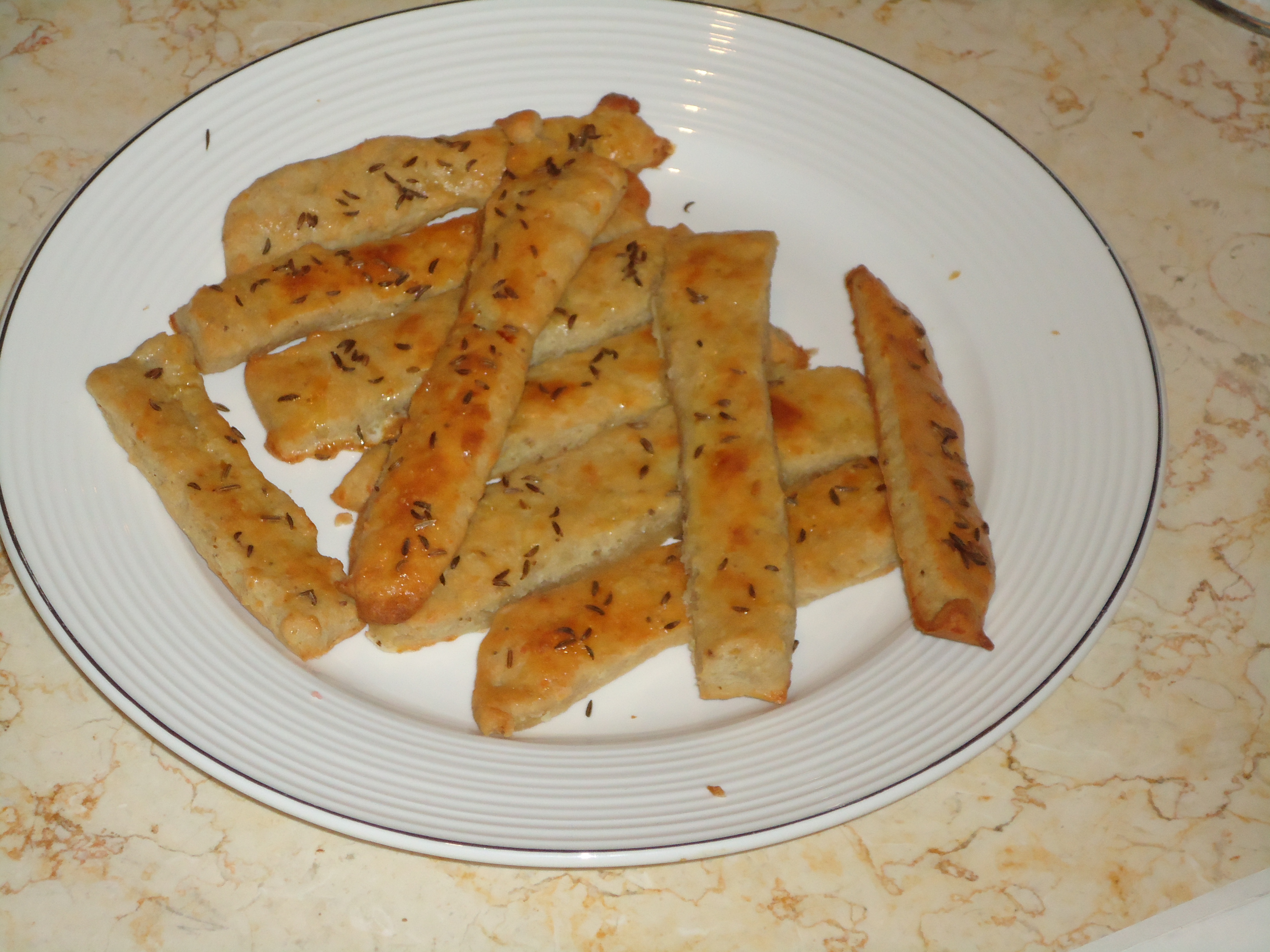 Easy Recipe for Cheesy Bread Sticks With Caraway. (Saleuri Cu Brânză)