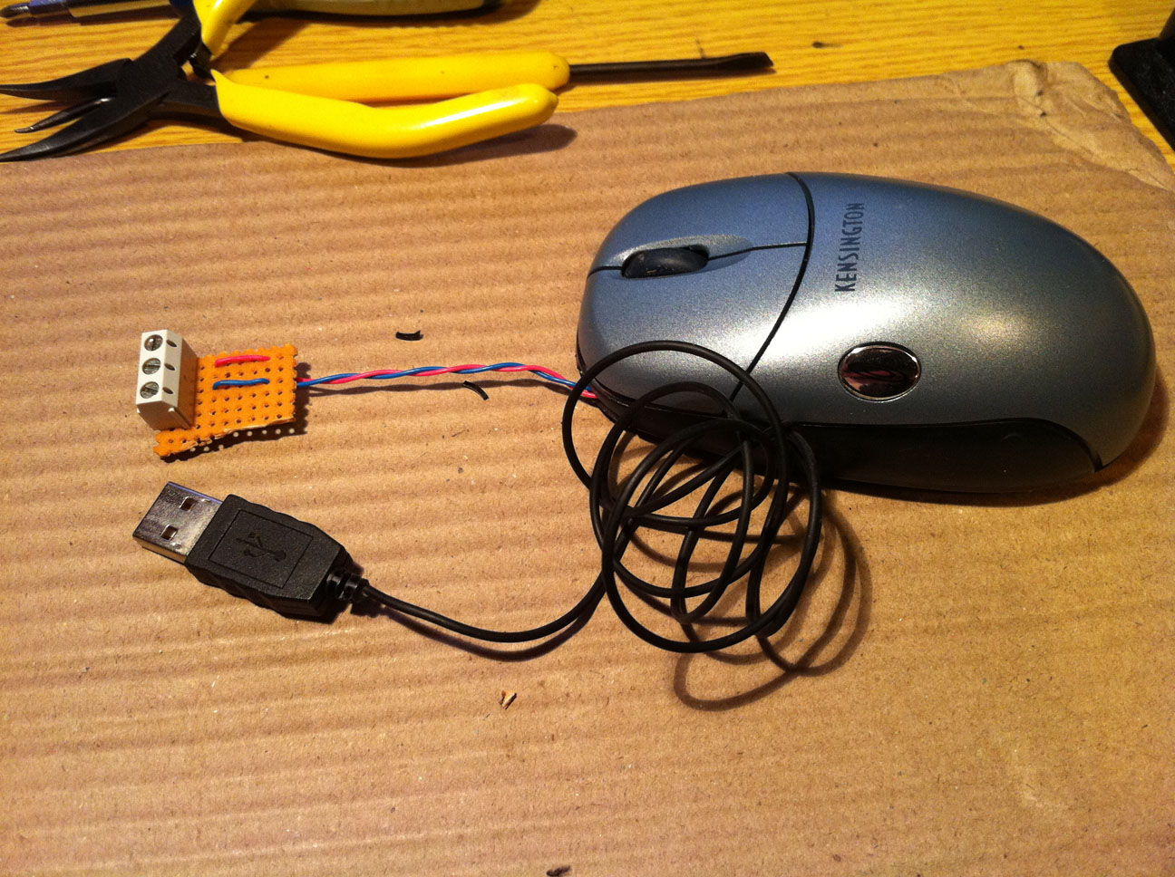 Mouse as door alarm