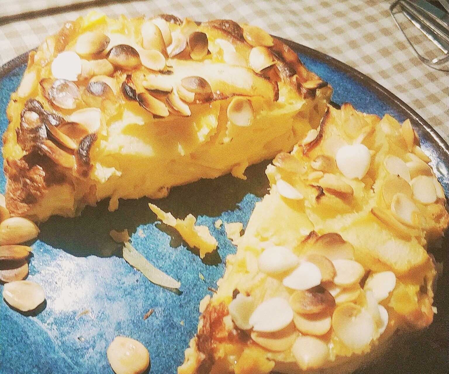 Hey!Almond Apple Pie