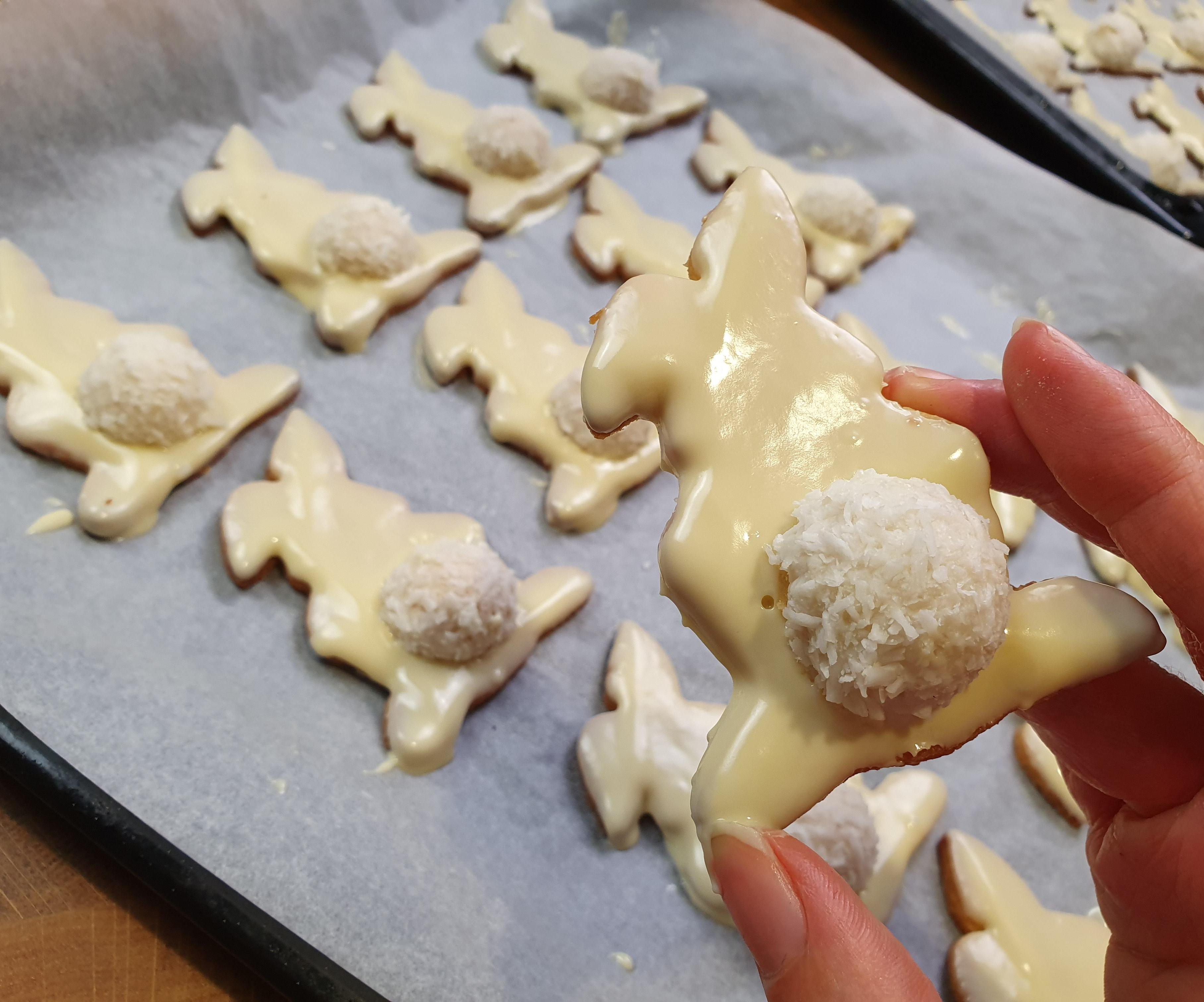 Cute Almond Cookies