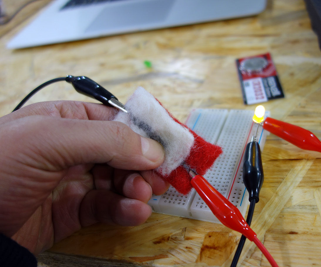 Felted 3V Battery Holder