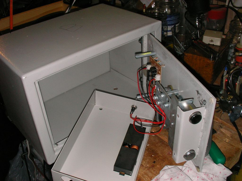 crack and reset an electronic safe