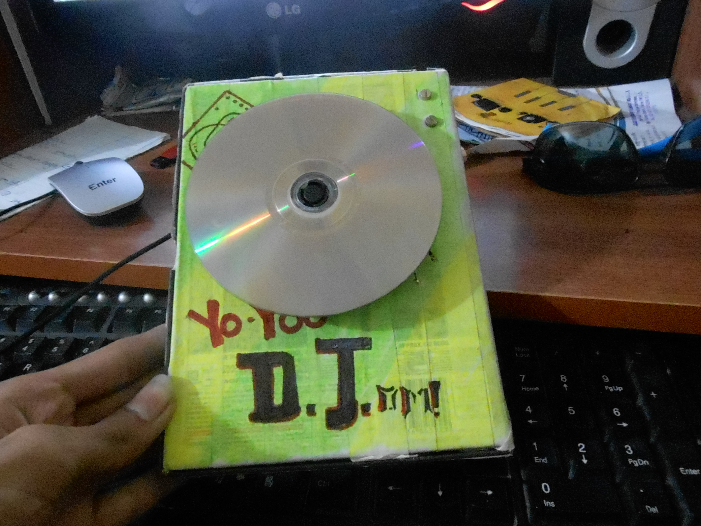 (diy)  DJ scratch-er