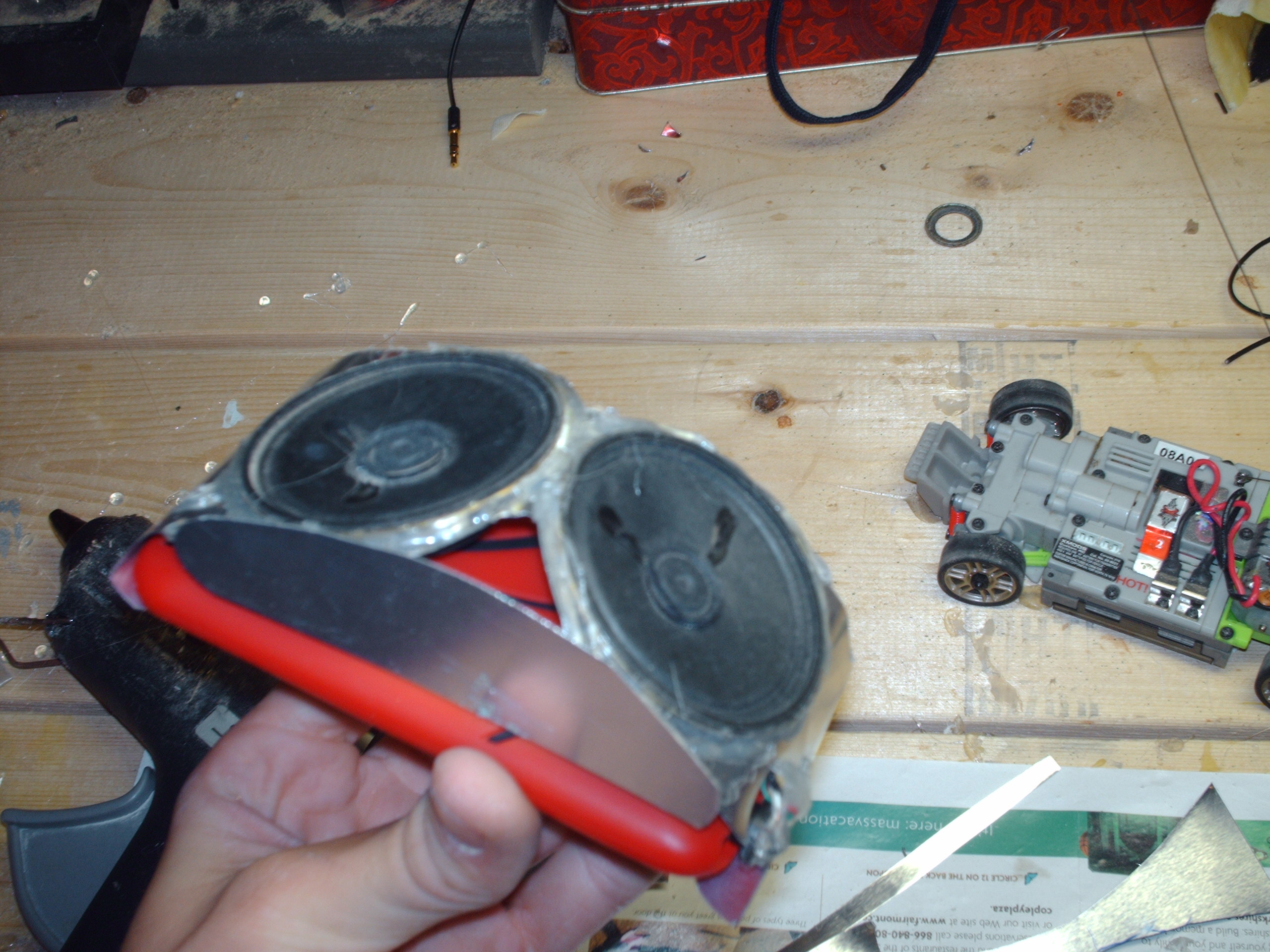 How to make a small speaker for an ipod