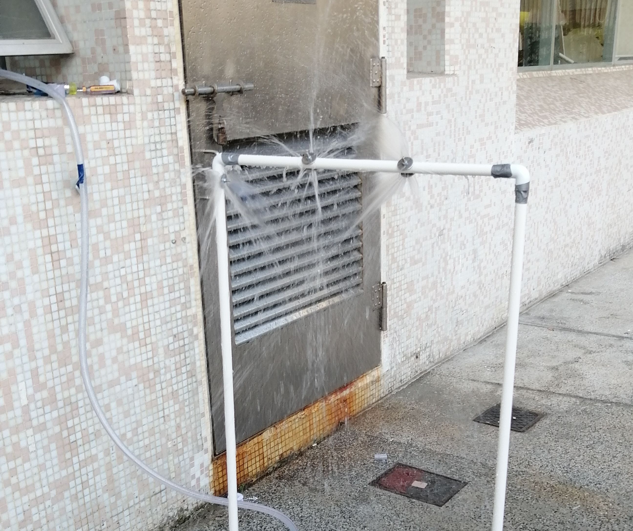 Life-Hack Splash Sprinkler With Normal Screws, Bolts & Nuts