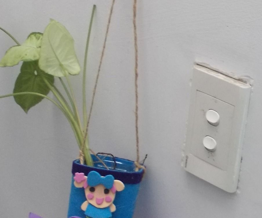 Miss La Sen hanging recycled tree vase