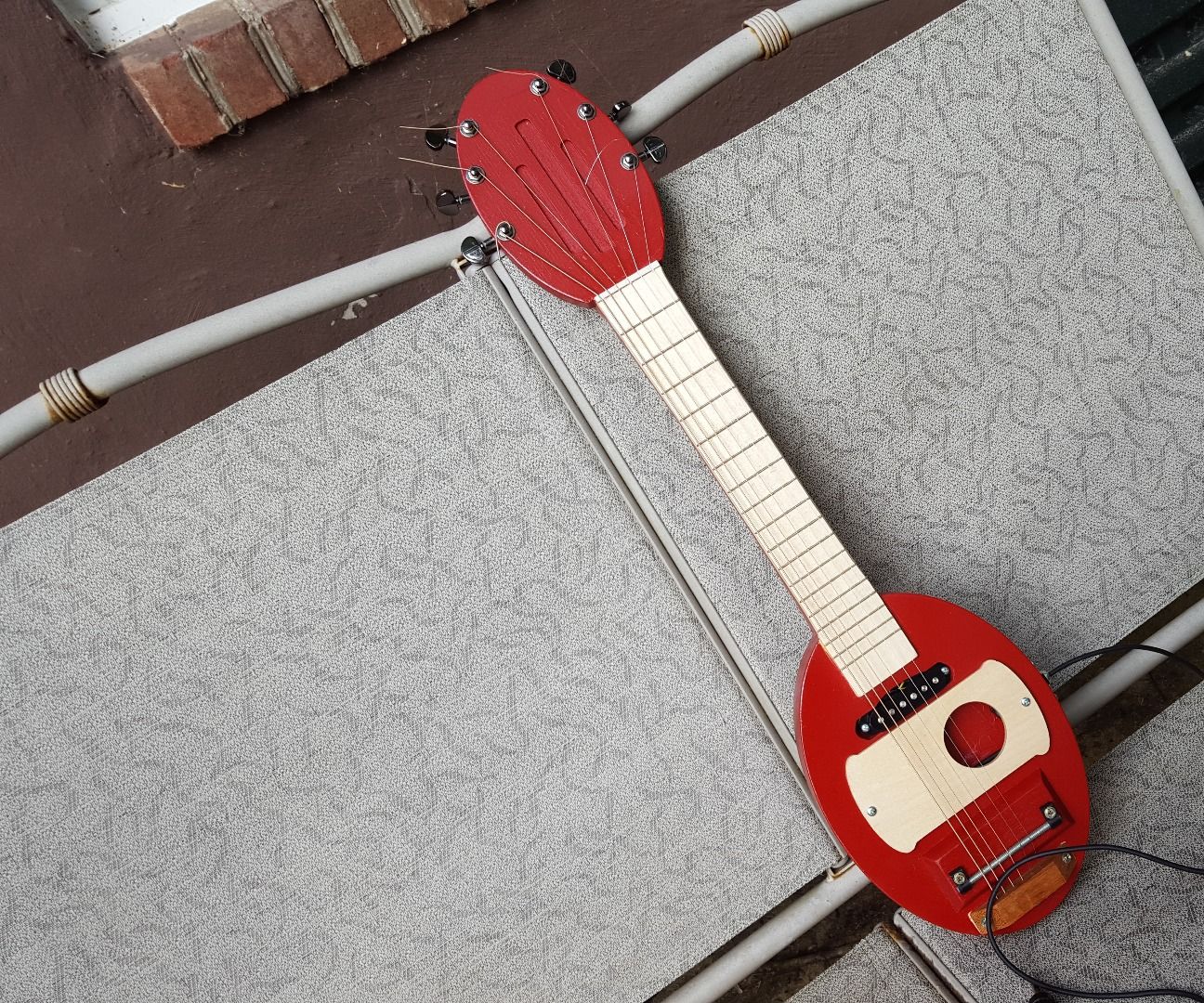 $35 DIY Electric Travel Guitar