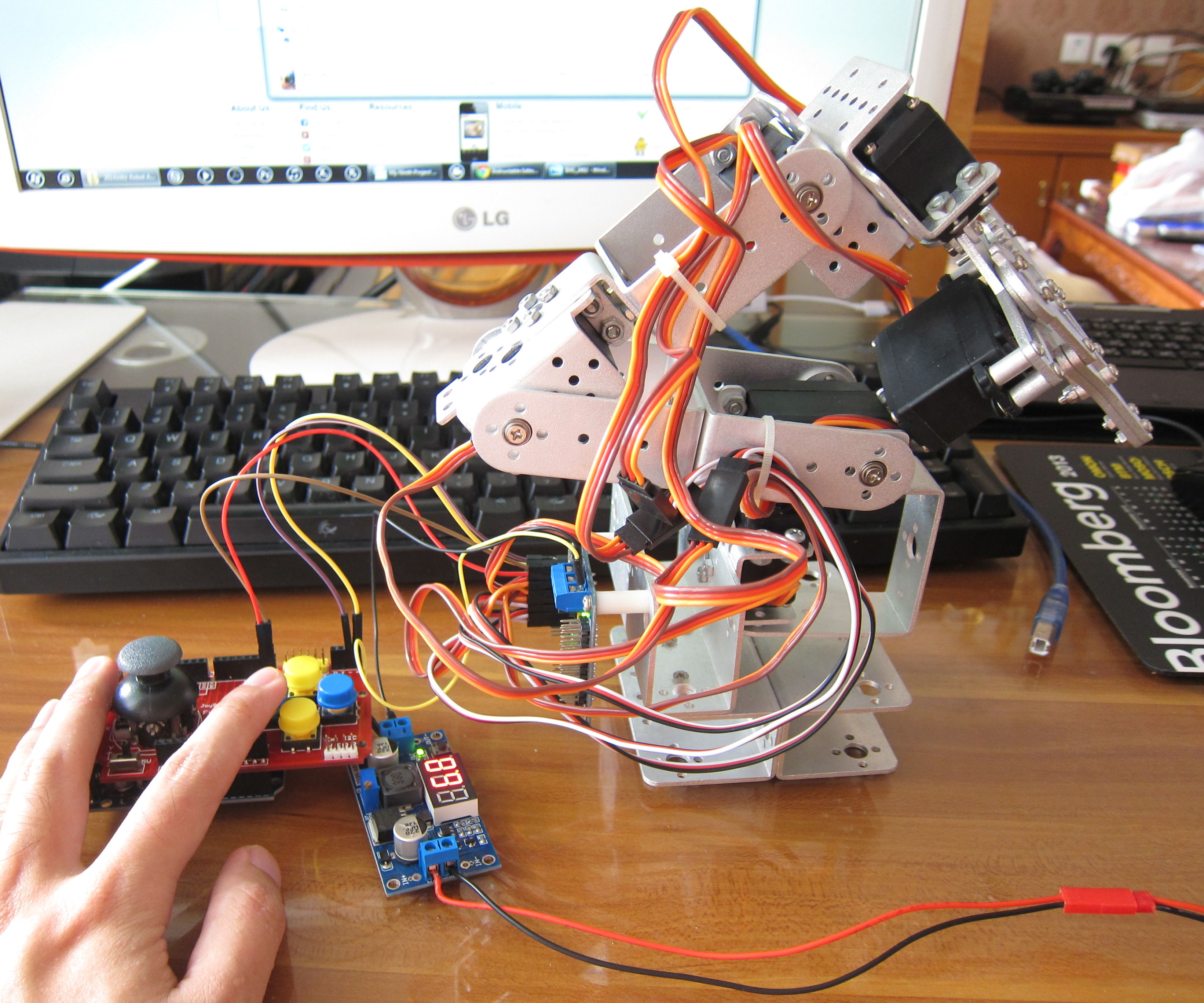 My Ninth Project: Robot Arm With Joystick Shield