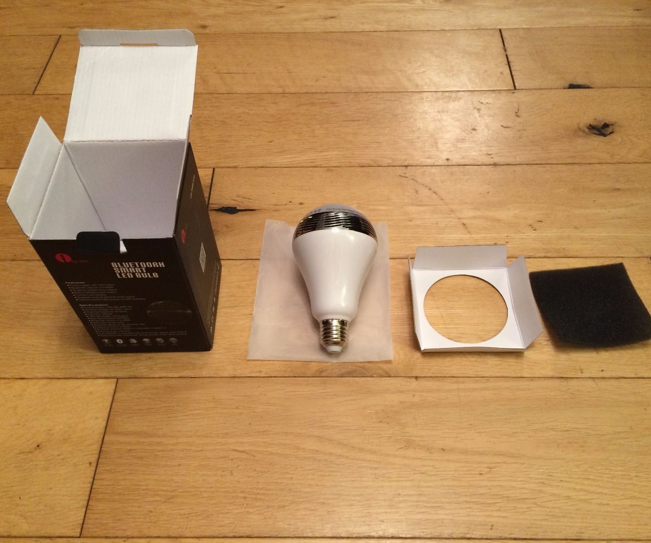 Smart Bluetooth Lightbulb review