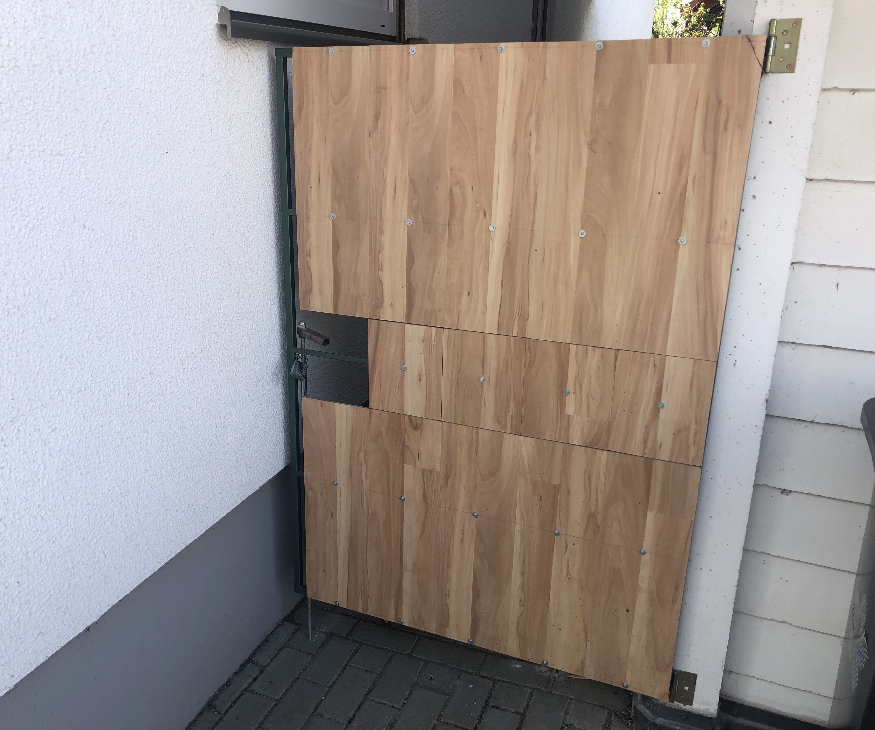 Simple Gate