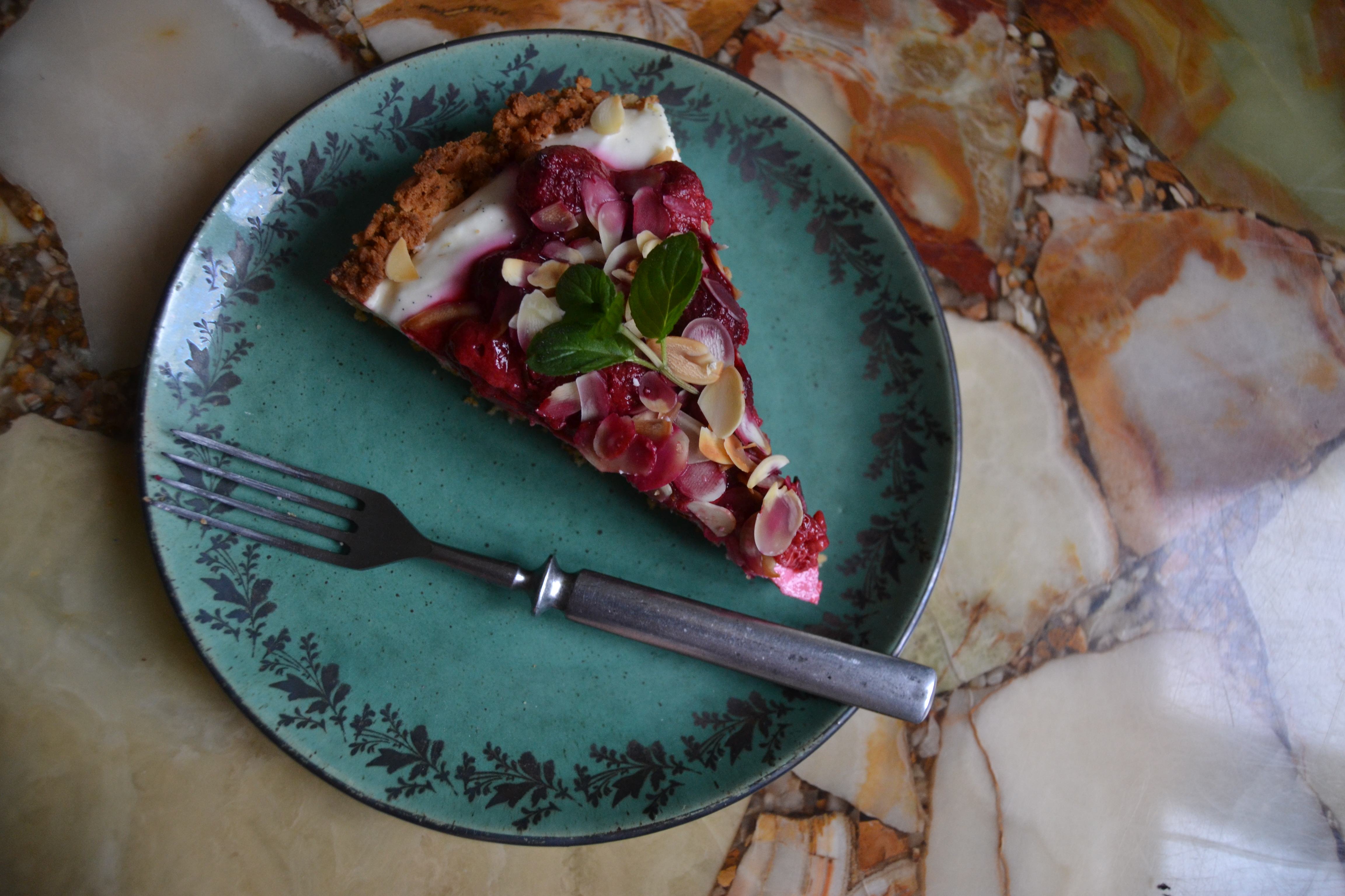 creamy lemon and raspberry pie