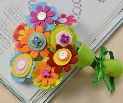 How to Make Felt Flower Bouquets With Buttons and Wood Beads