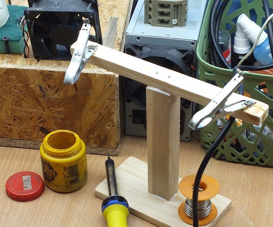 DIY Soldering "Third Hand"