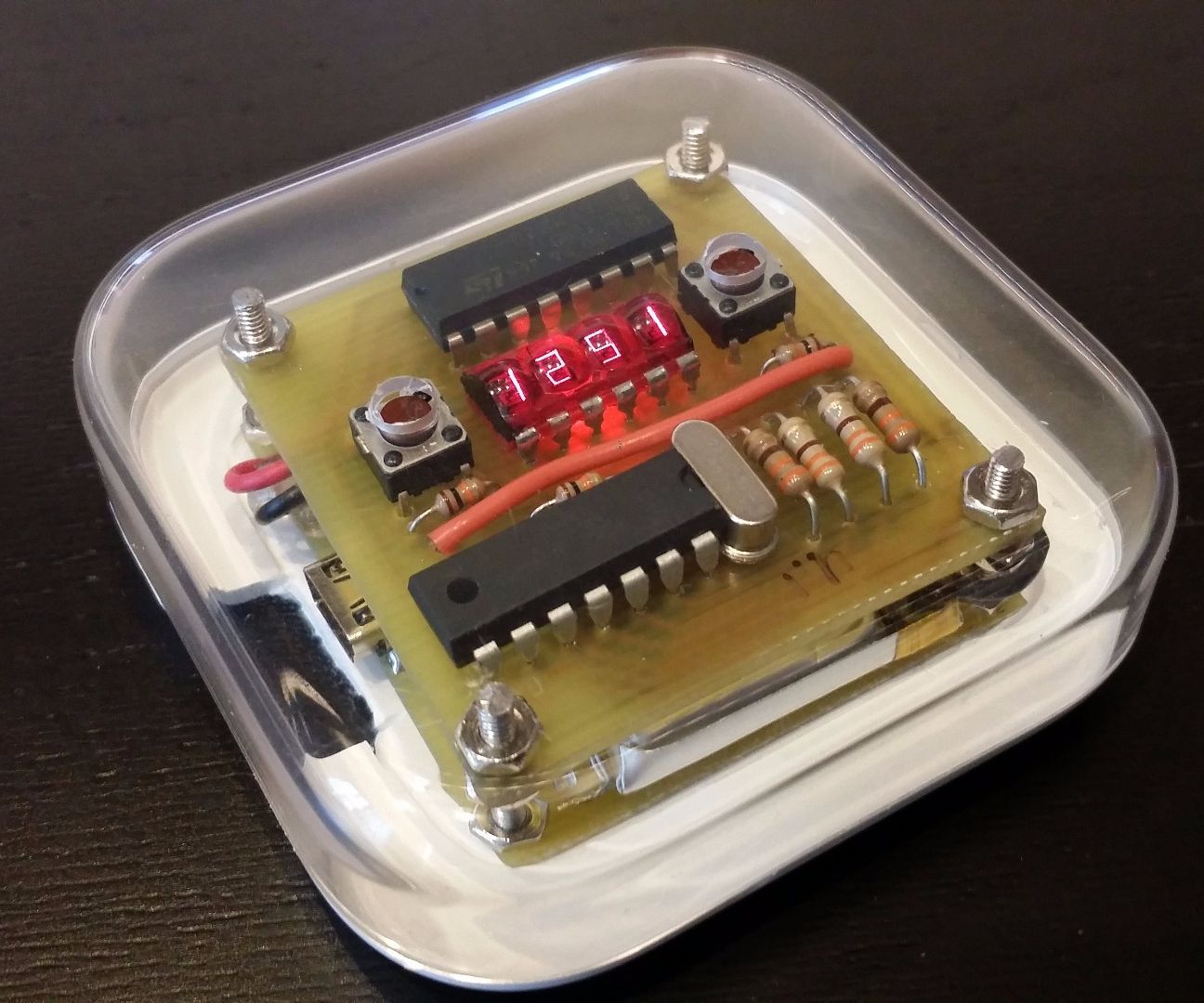 DIY Apple Clock