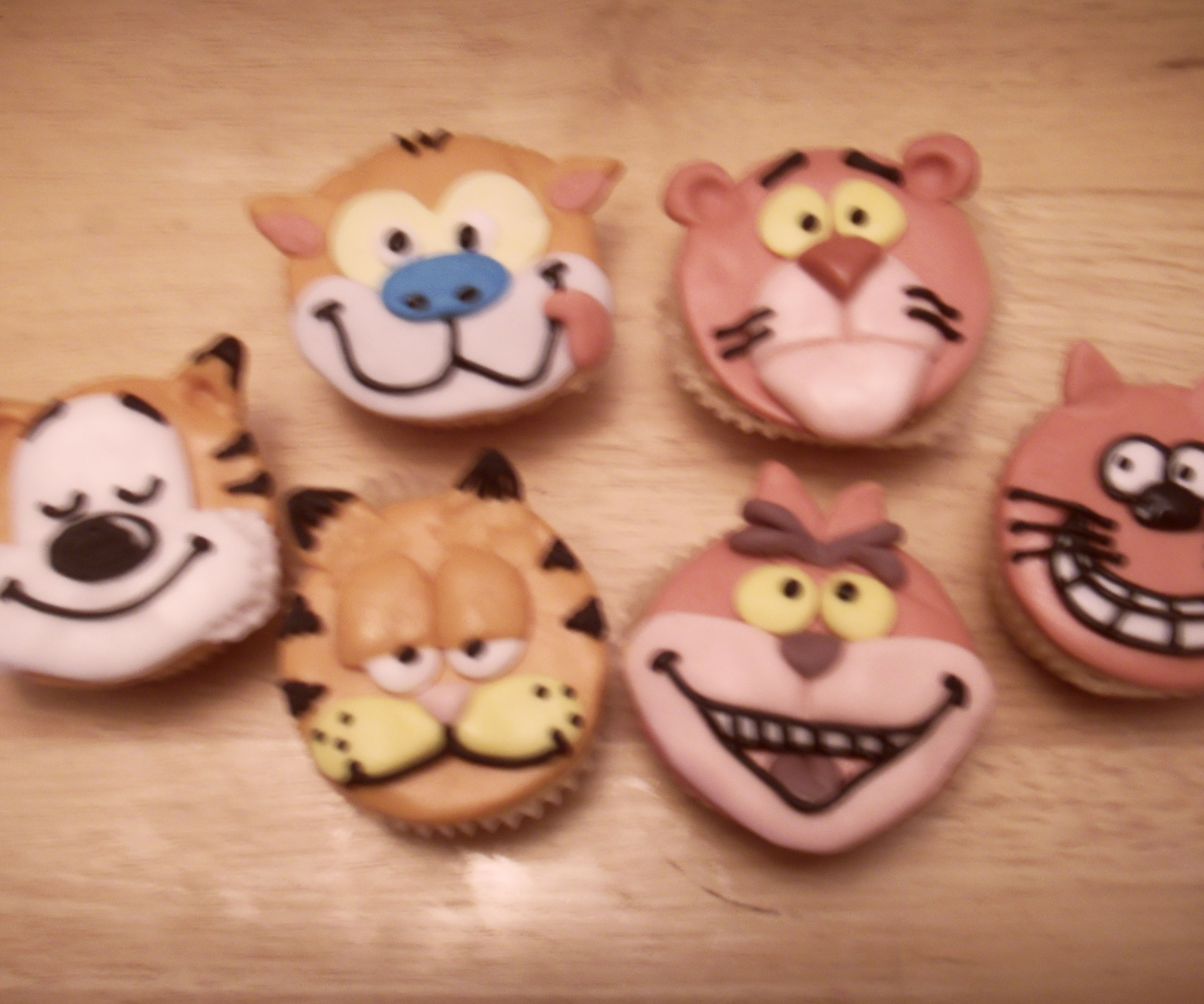 Purrfect... Cartoon Cat Cupcake Tutorial