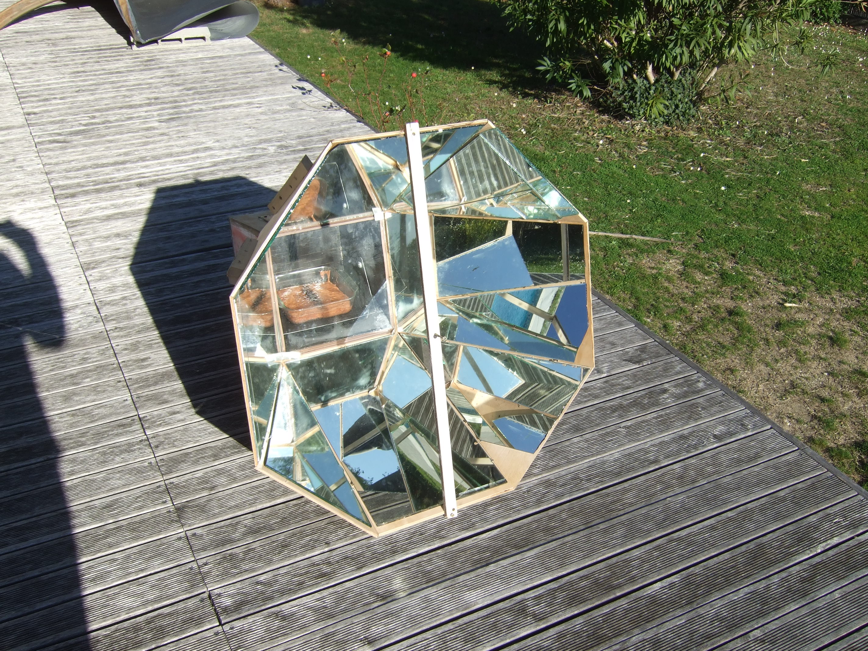 Solar box oven